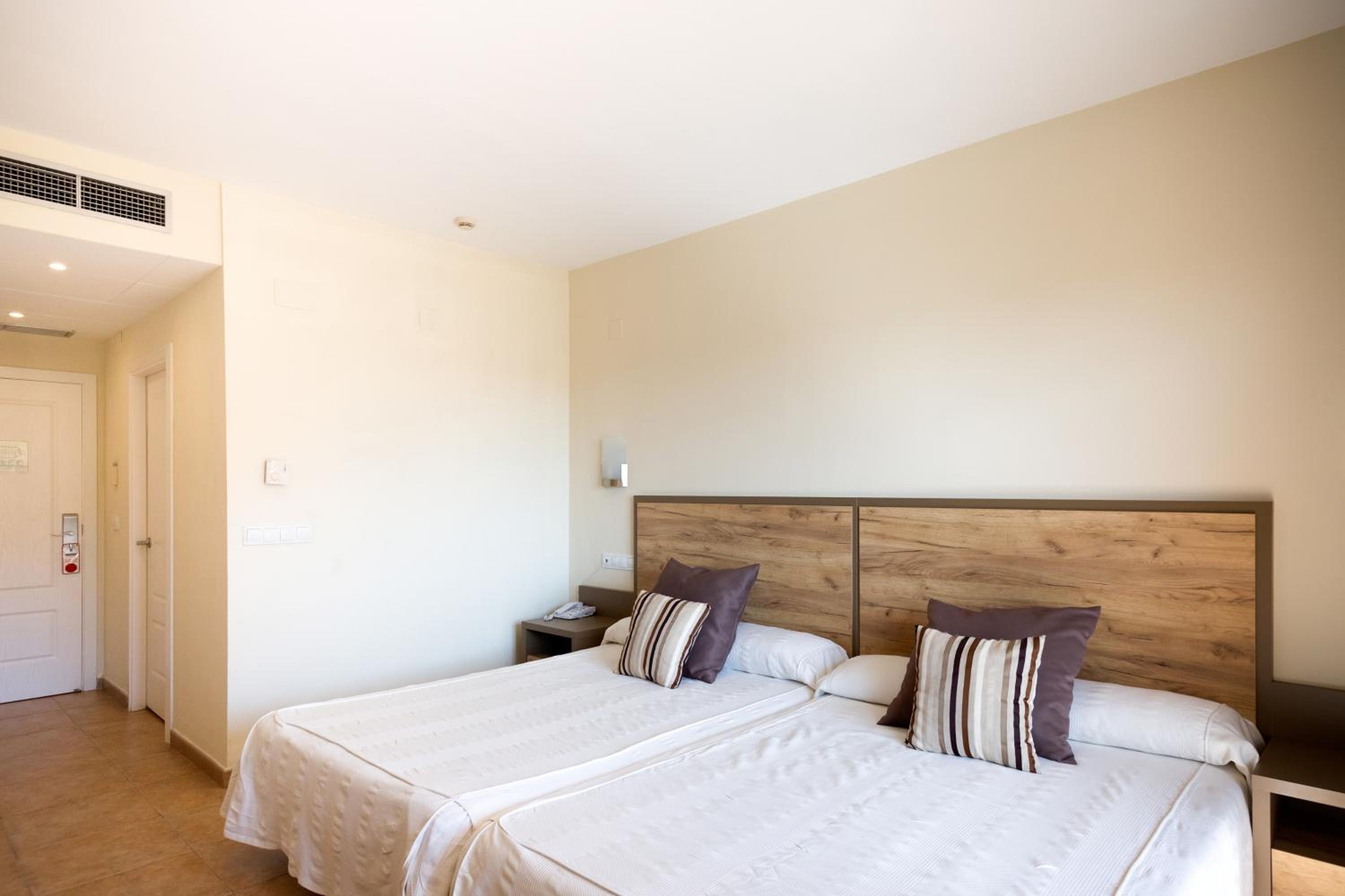 Habitación triple (2 adultos + 1 niño)