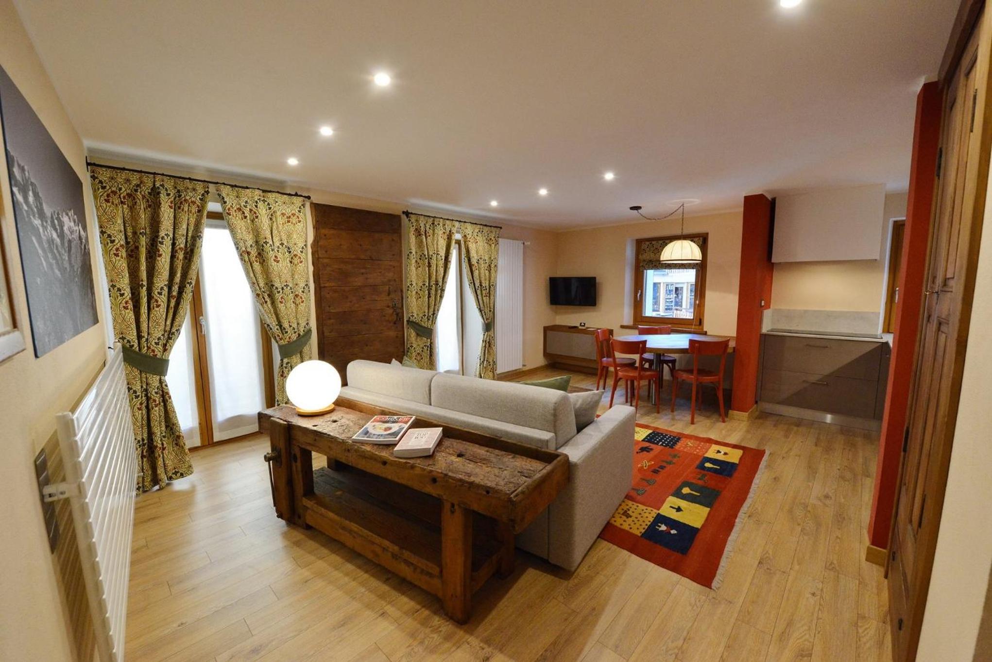 Apartment with Balcony - Photo 1