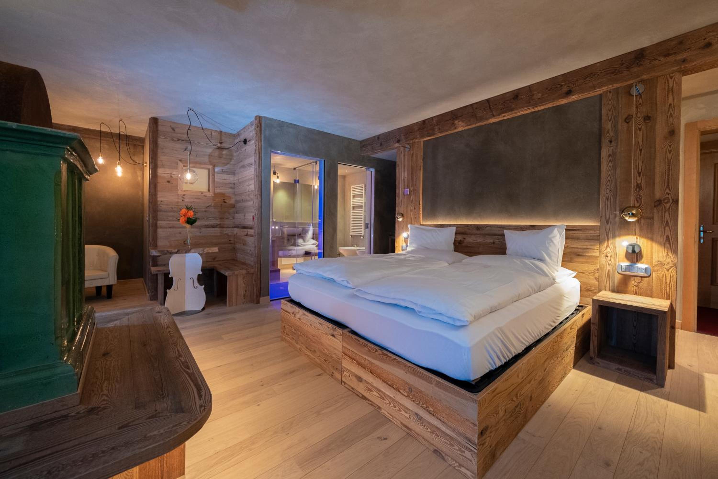 Deluxe Junior Suite - Photo 1