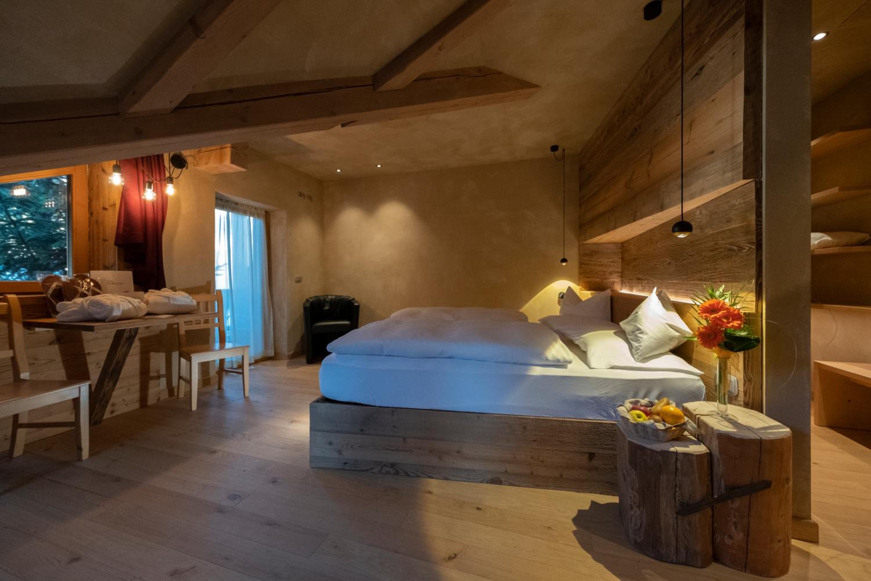 Deluxe Junior Suite - Photo 7