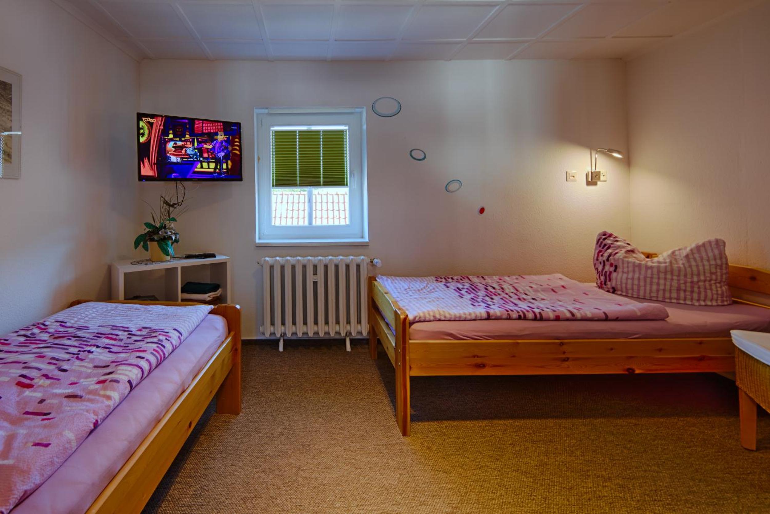 Apartment 10 - Photo 4