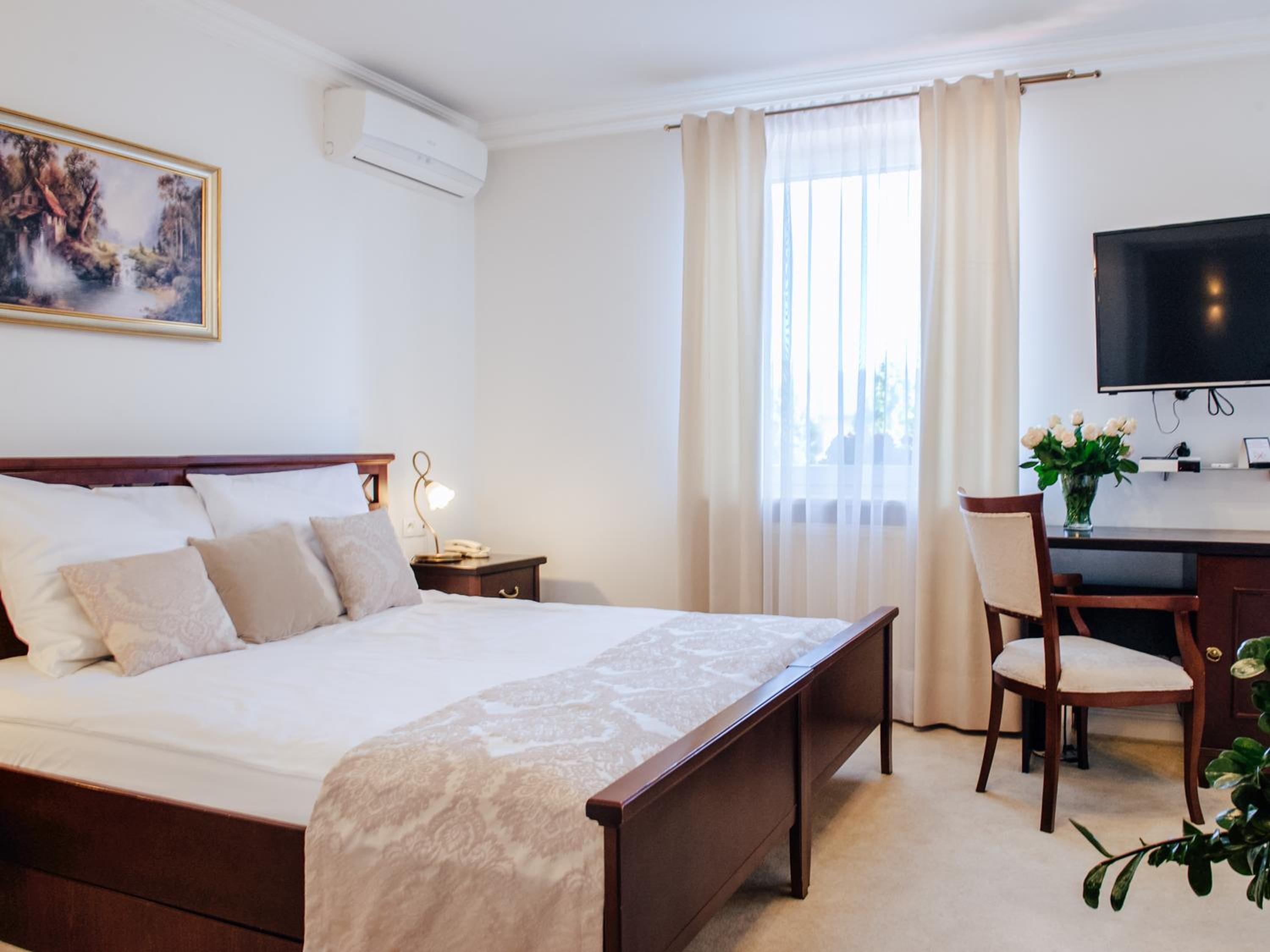 Double Room - Photo 9