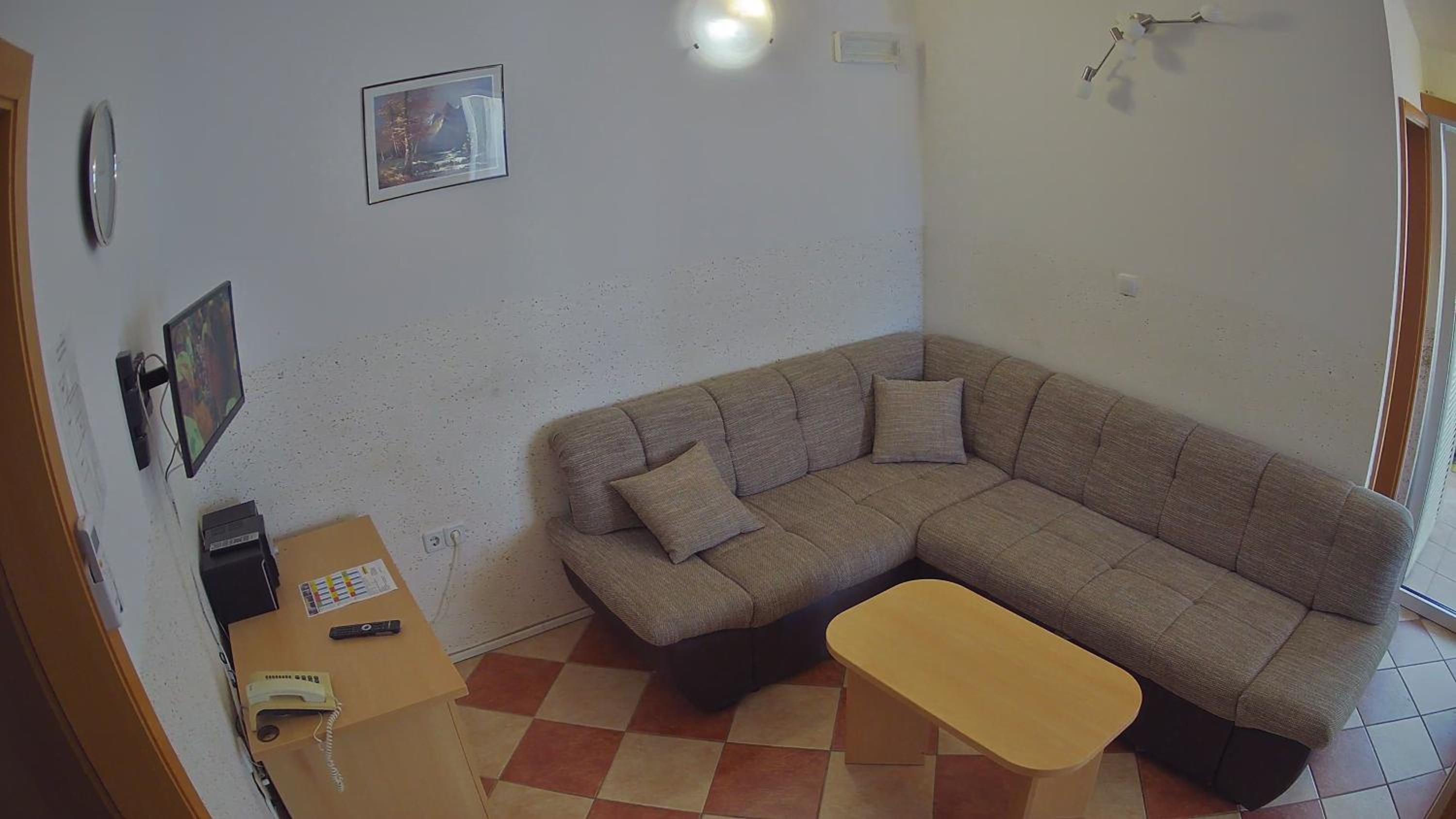 Two-Bedroom Apartment (6 Adults) photo 1