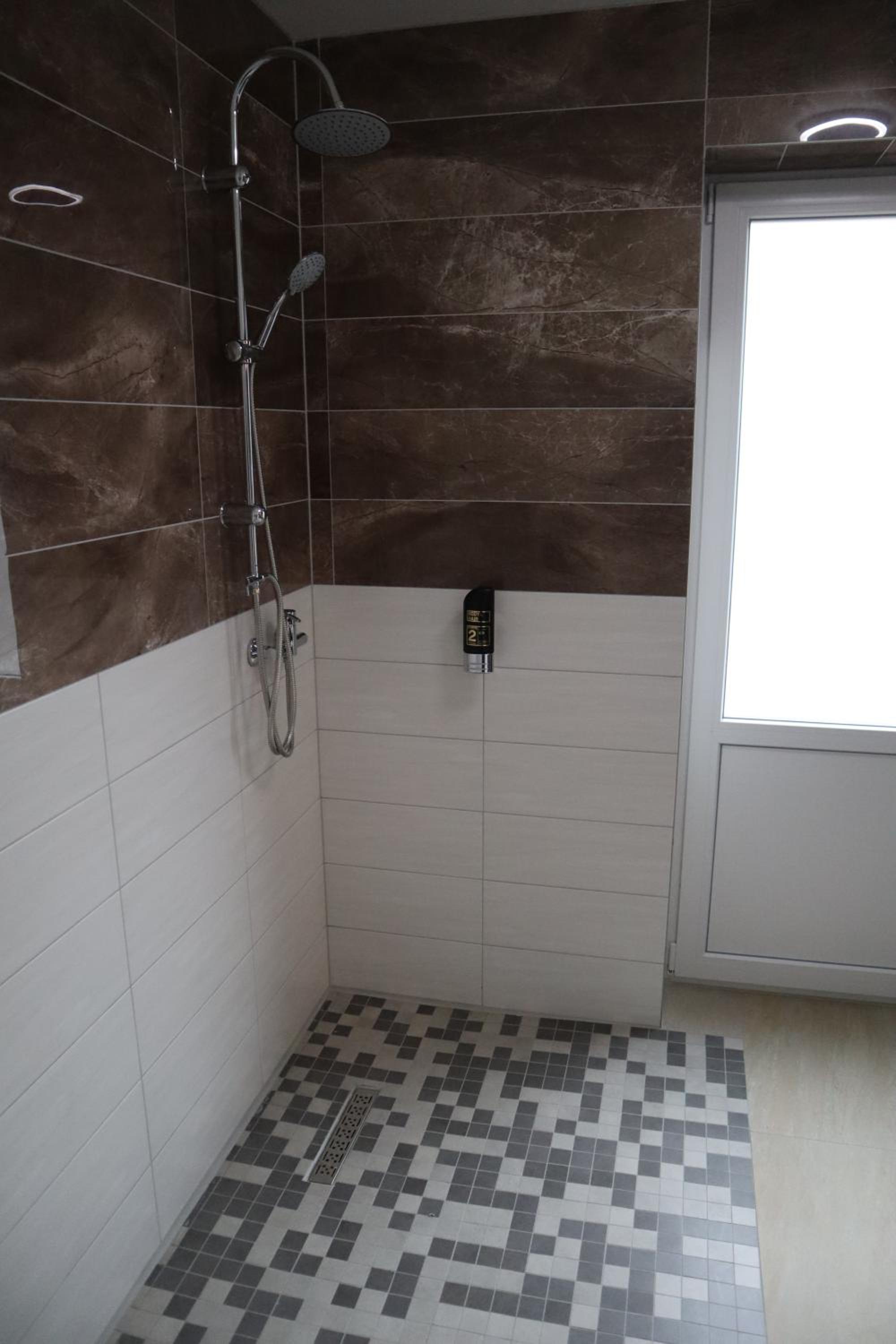 Deluxe Double Room - Photo 12