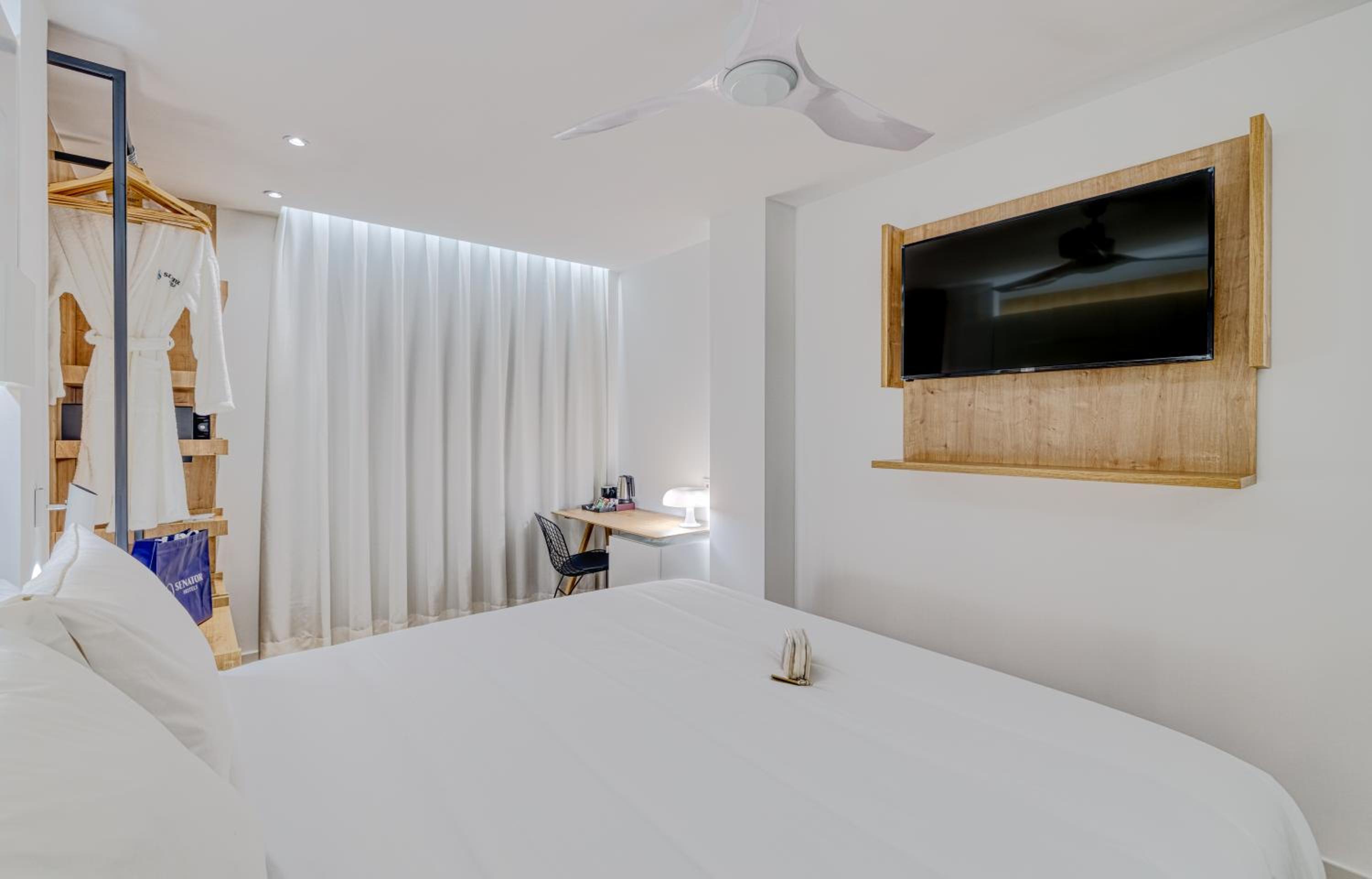 Double Room - Photo 7