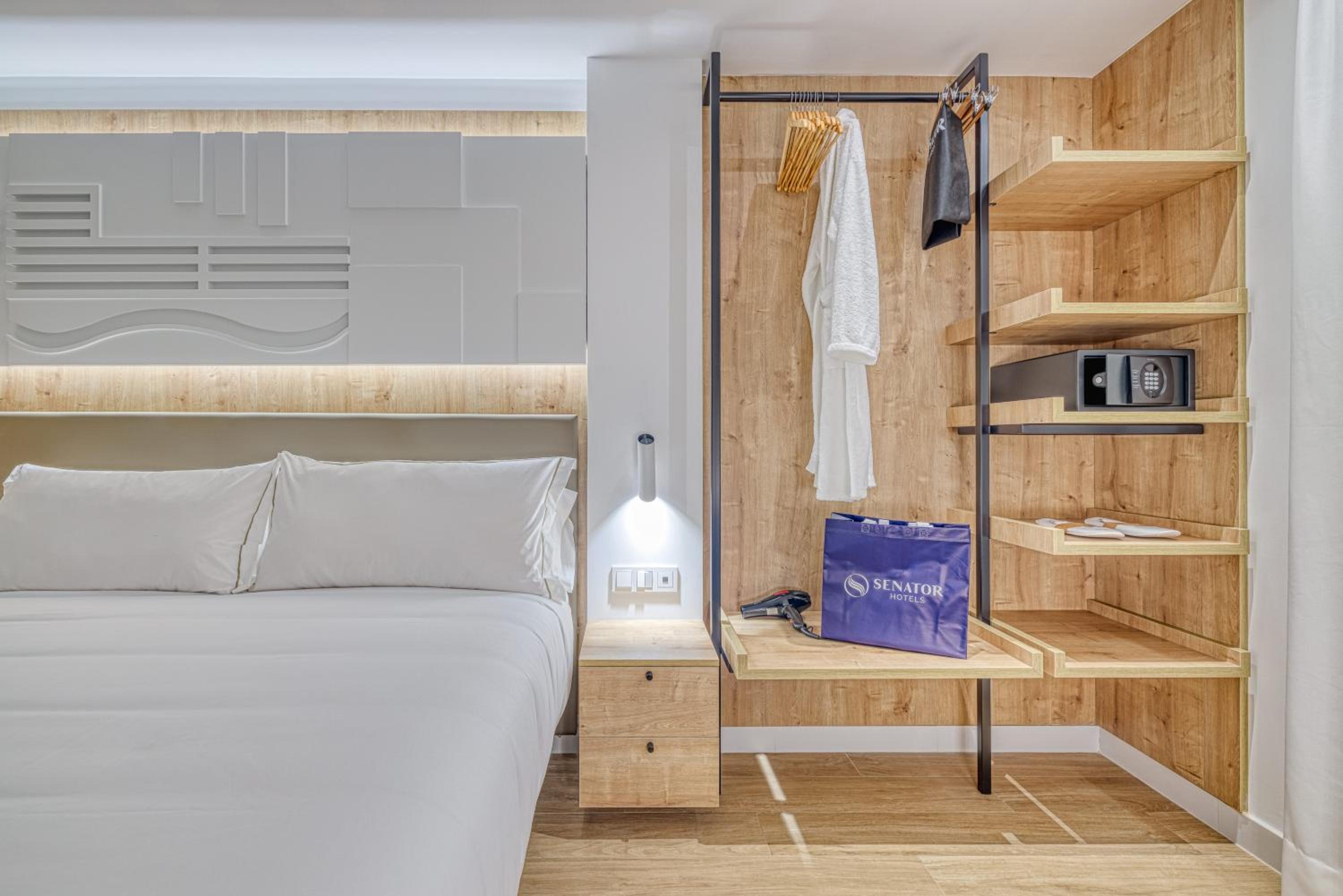 Double Room - Photo 15