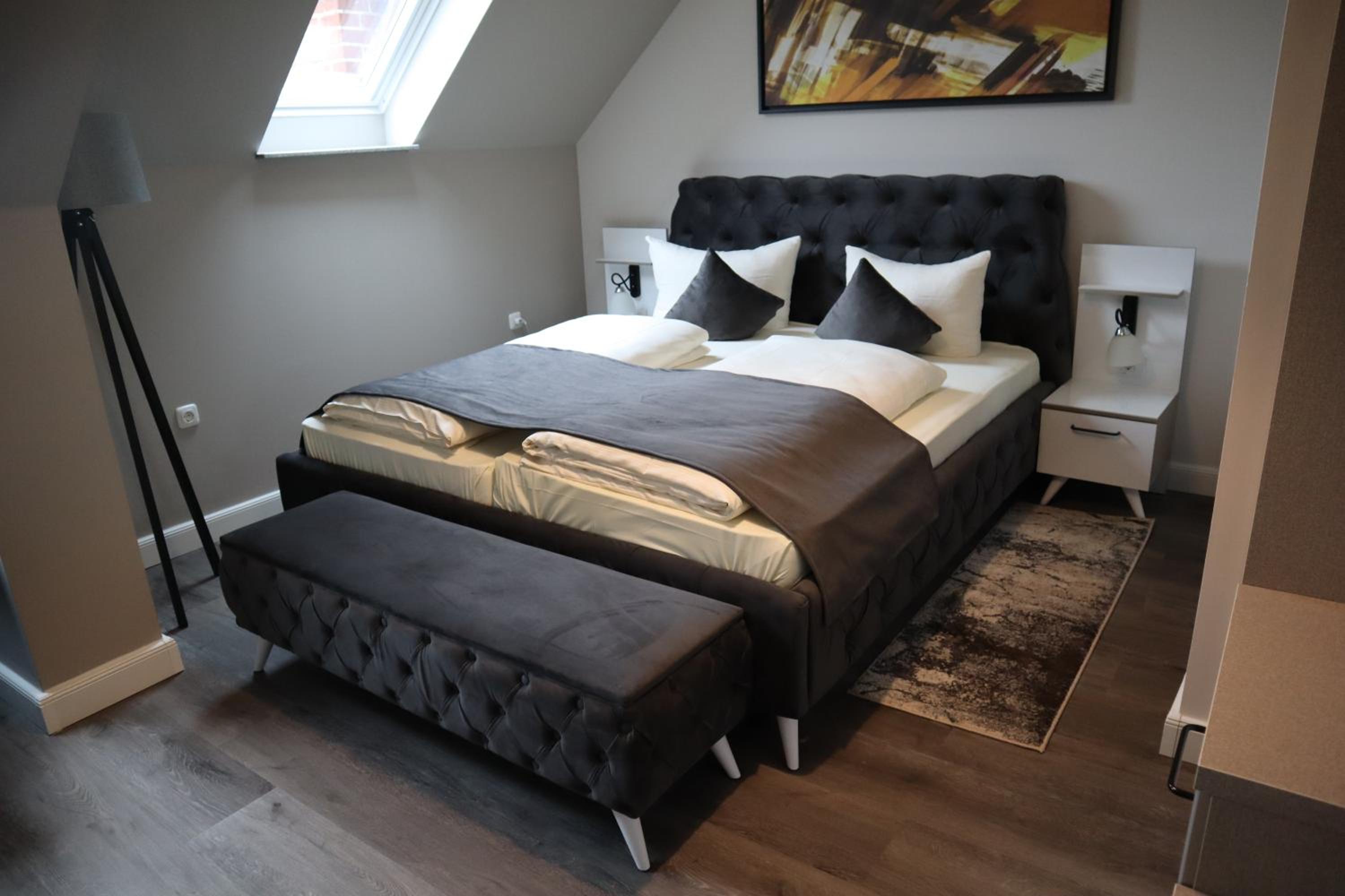 Deluxe Double Room - Photo 21