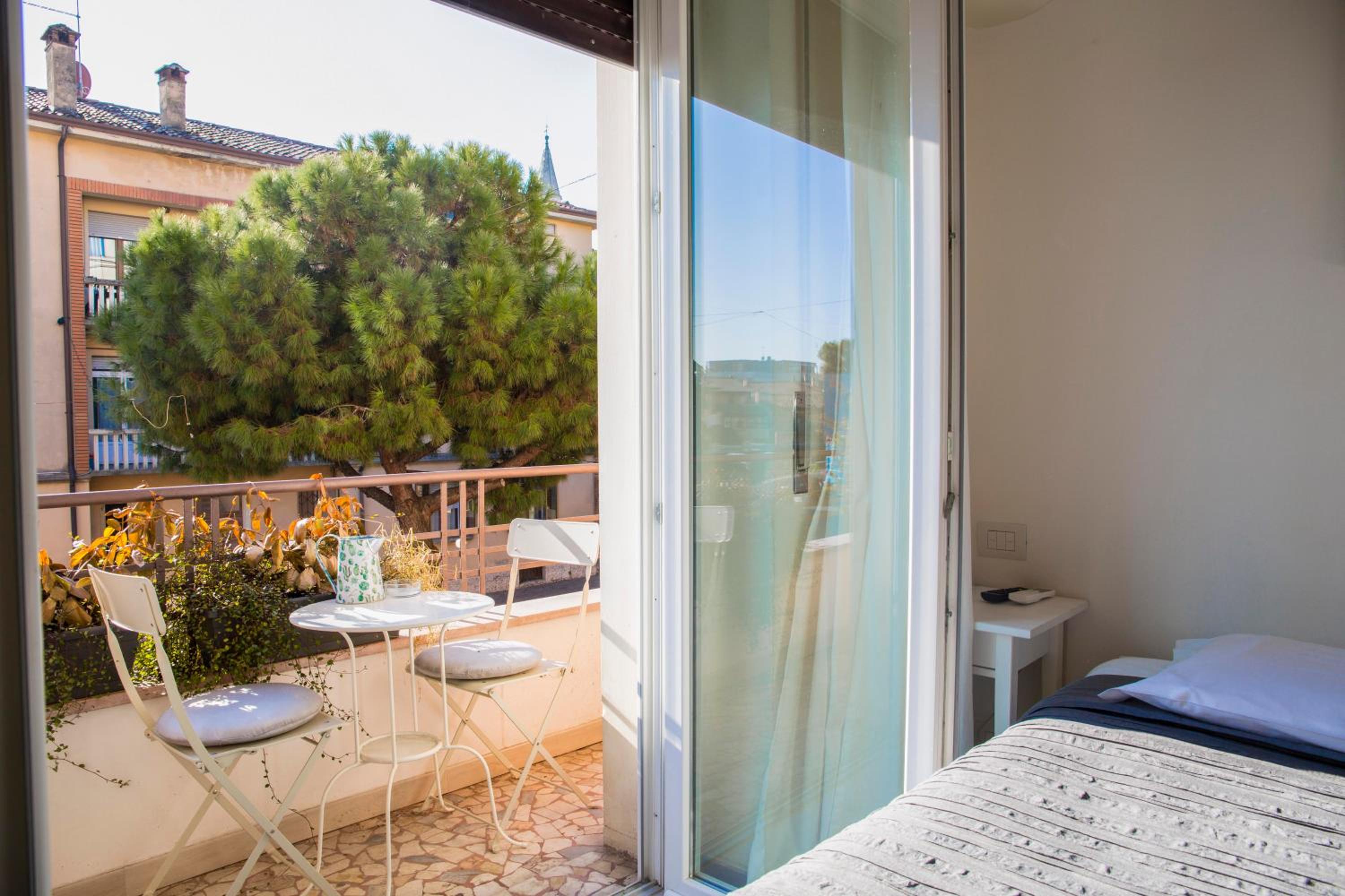 Deluxe Double or Twin Room with Balcony - Photo 7
