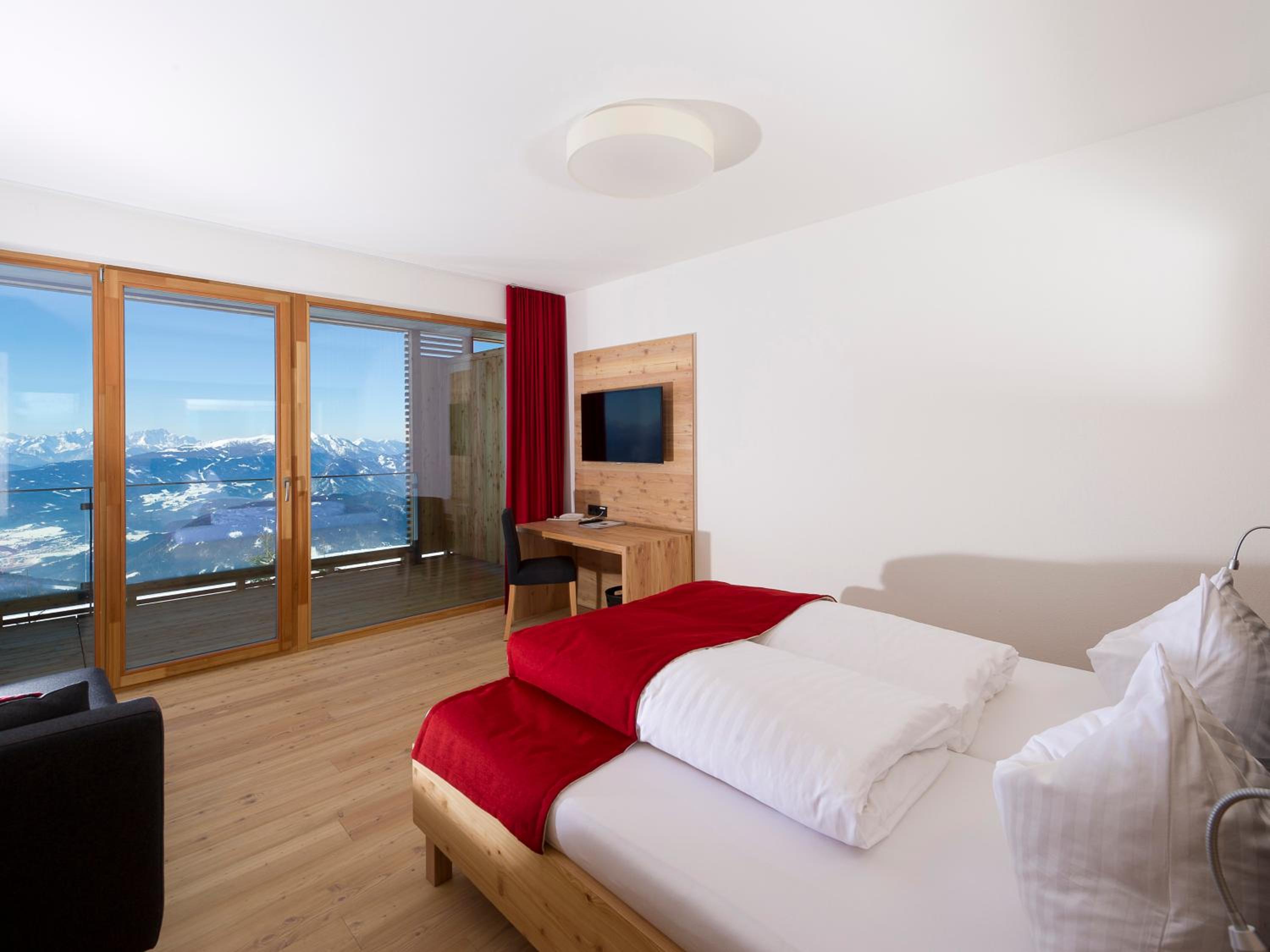 Double or Twin Room with Mountain View photo 2