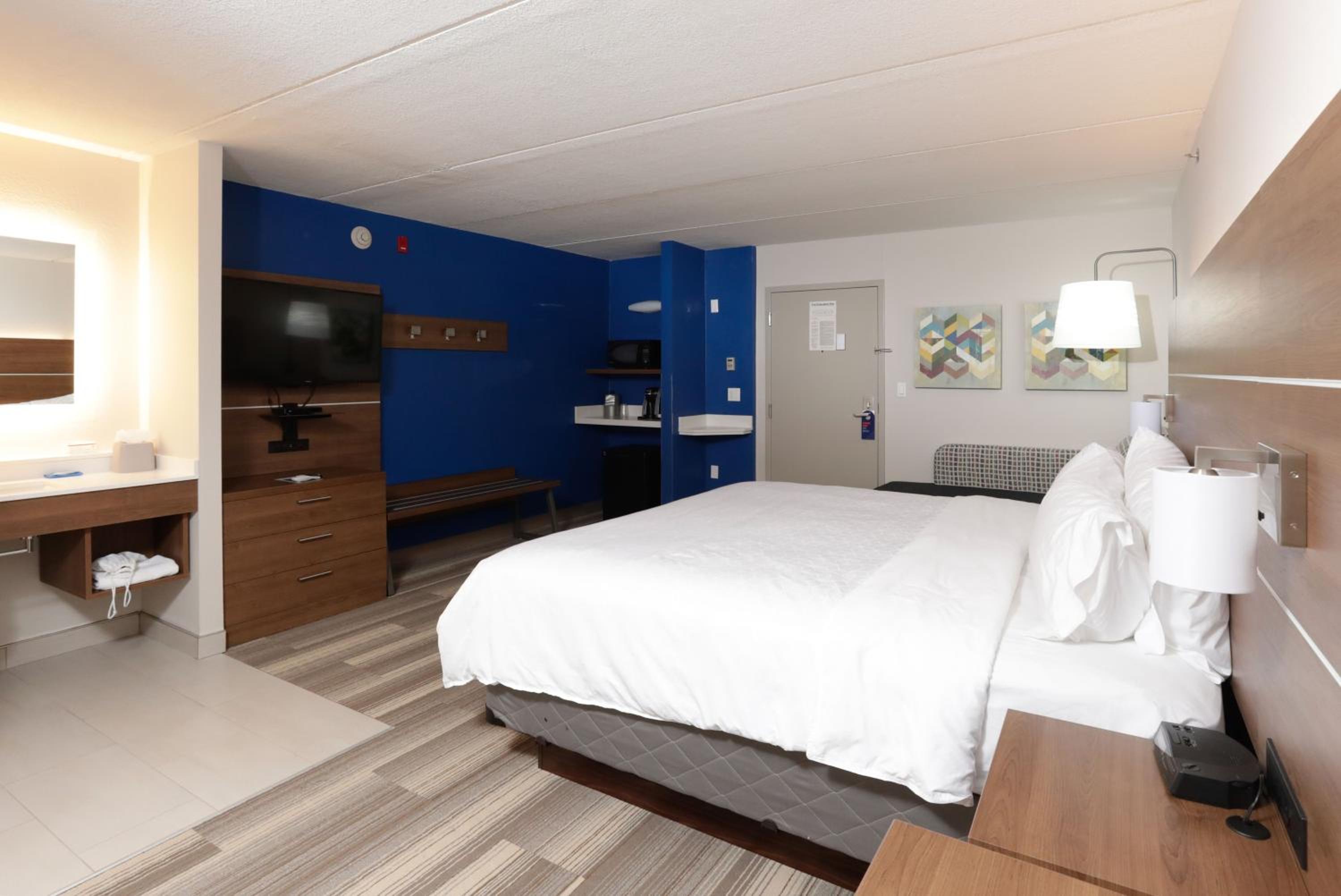 Standard King Room - Photo 2