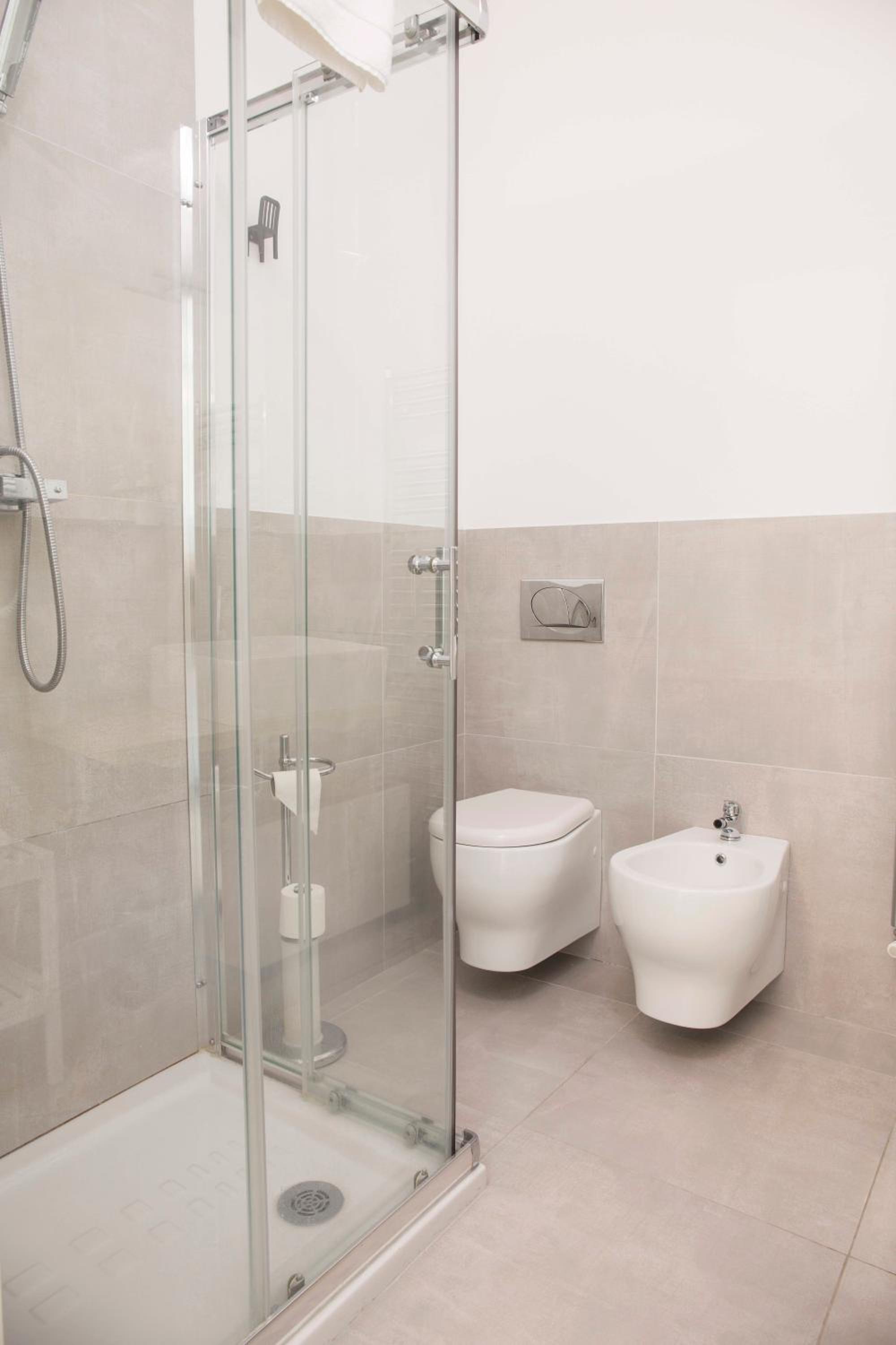 Deluxe Double or Twin Room - Photo 8