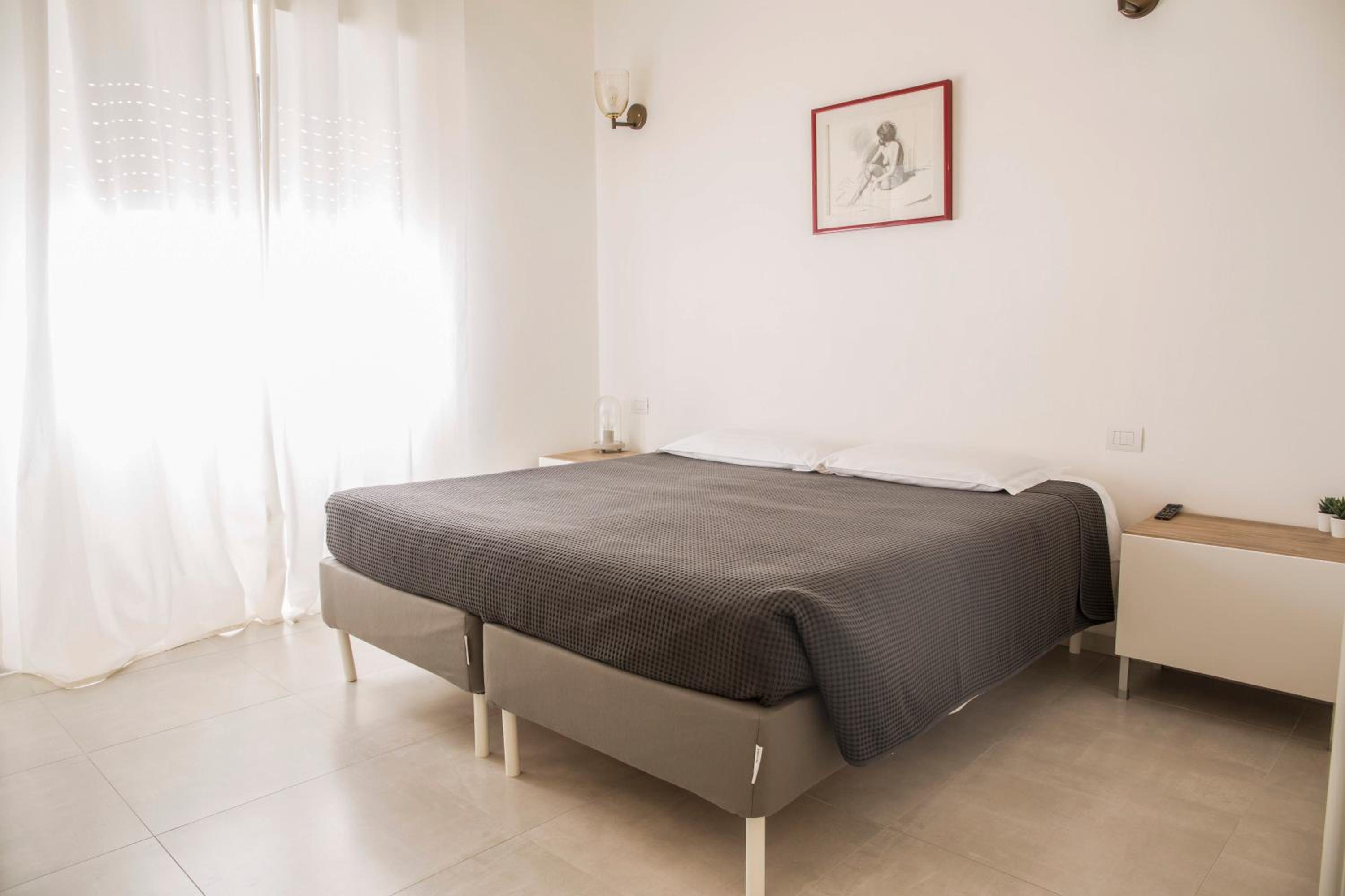 Deluxe Double or Twin Room - Photo 5