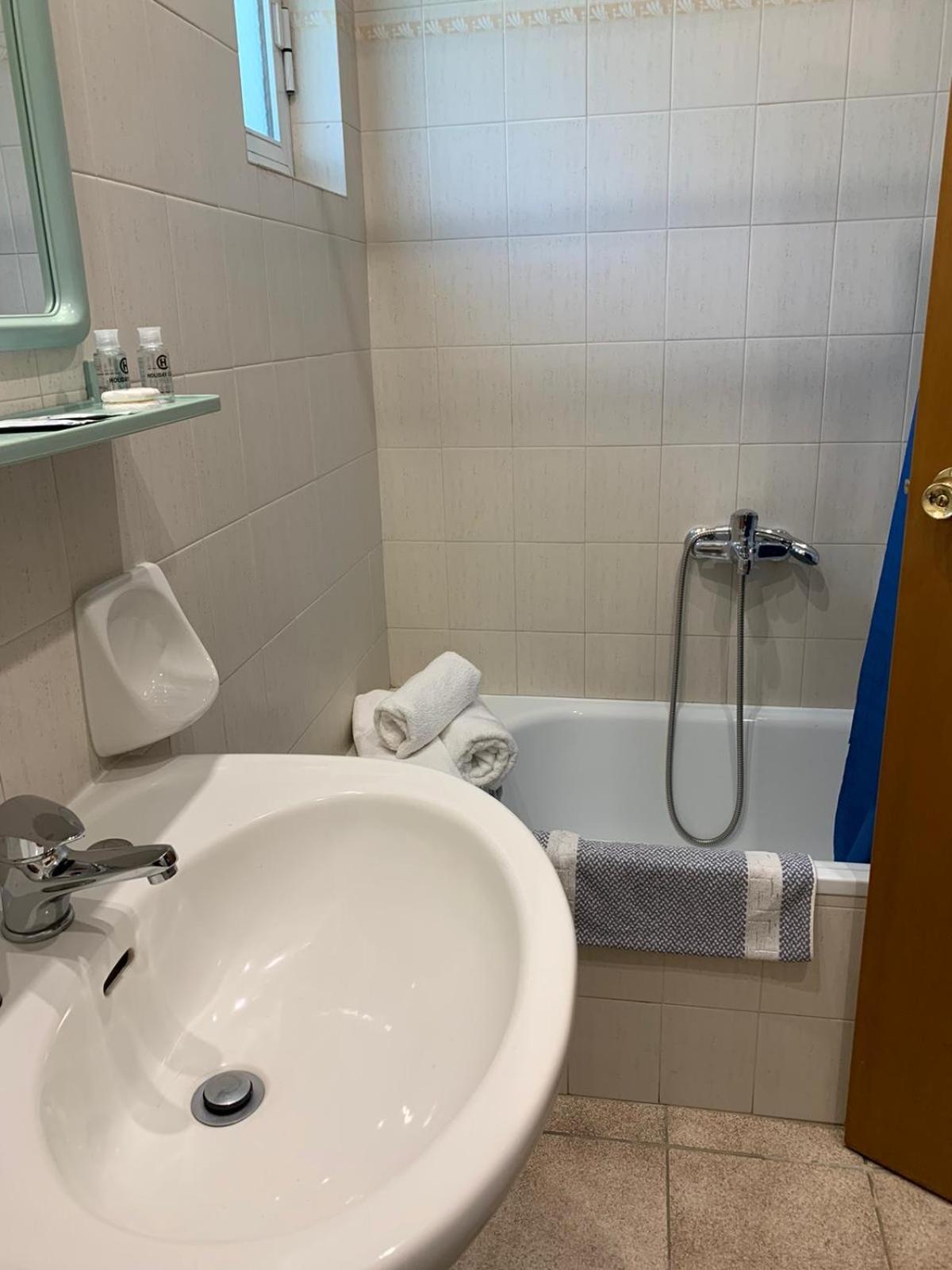 Deluxe Double or Twin Room with Garden View photo 3
