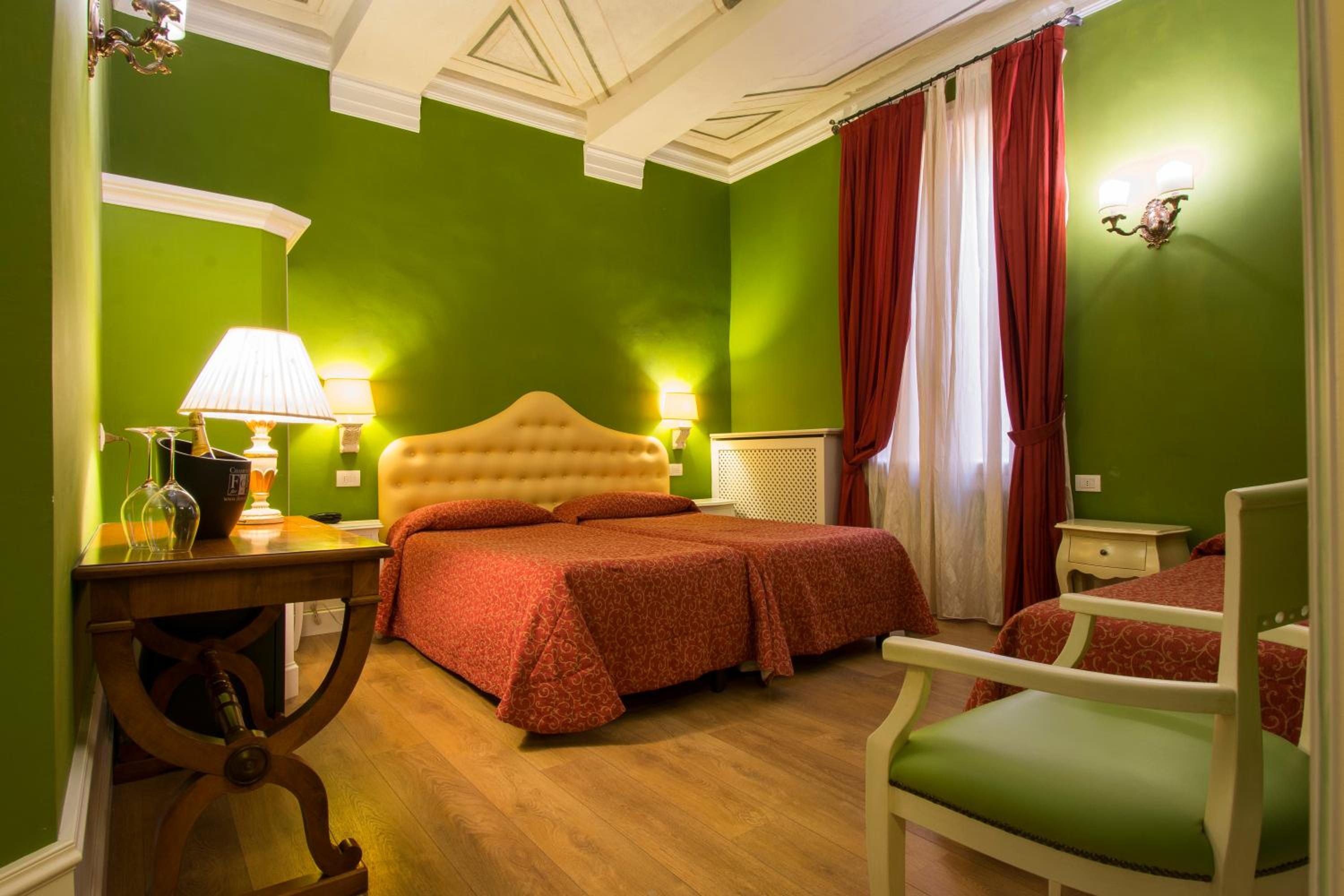 Triple Room - Photo 2