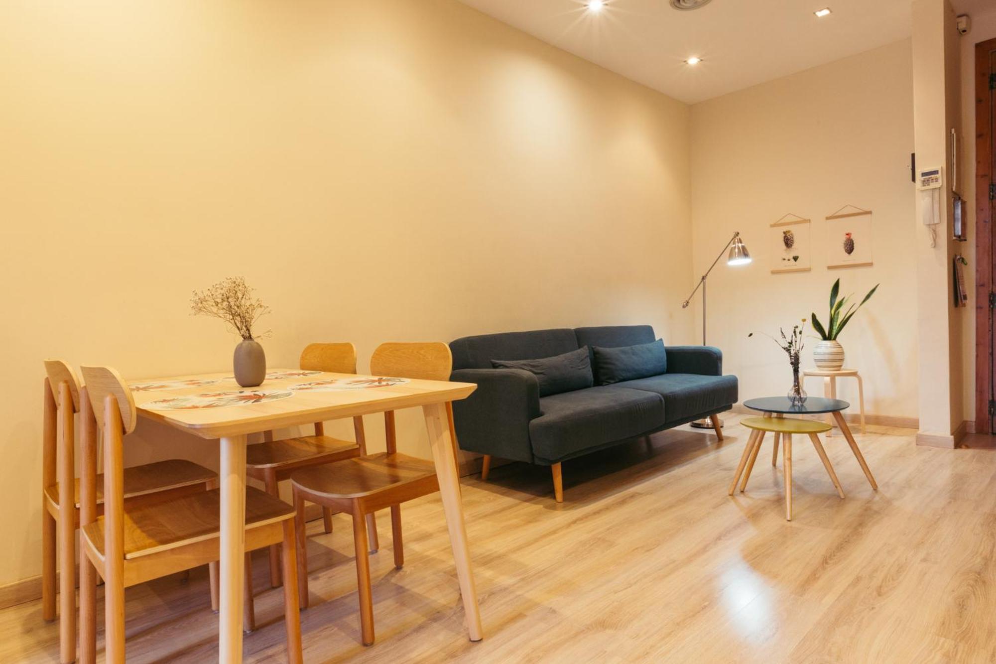 Apartamento de Dos Habitaciones con Terraza