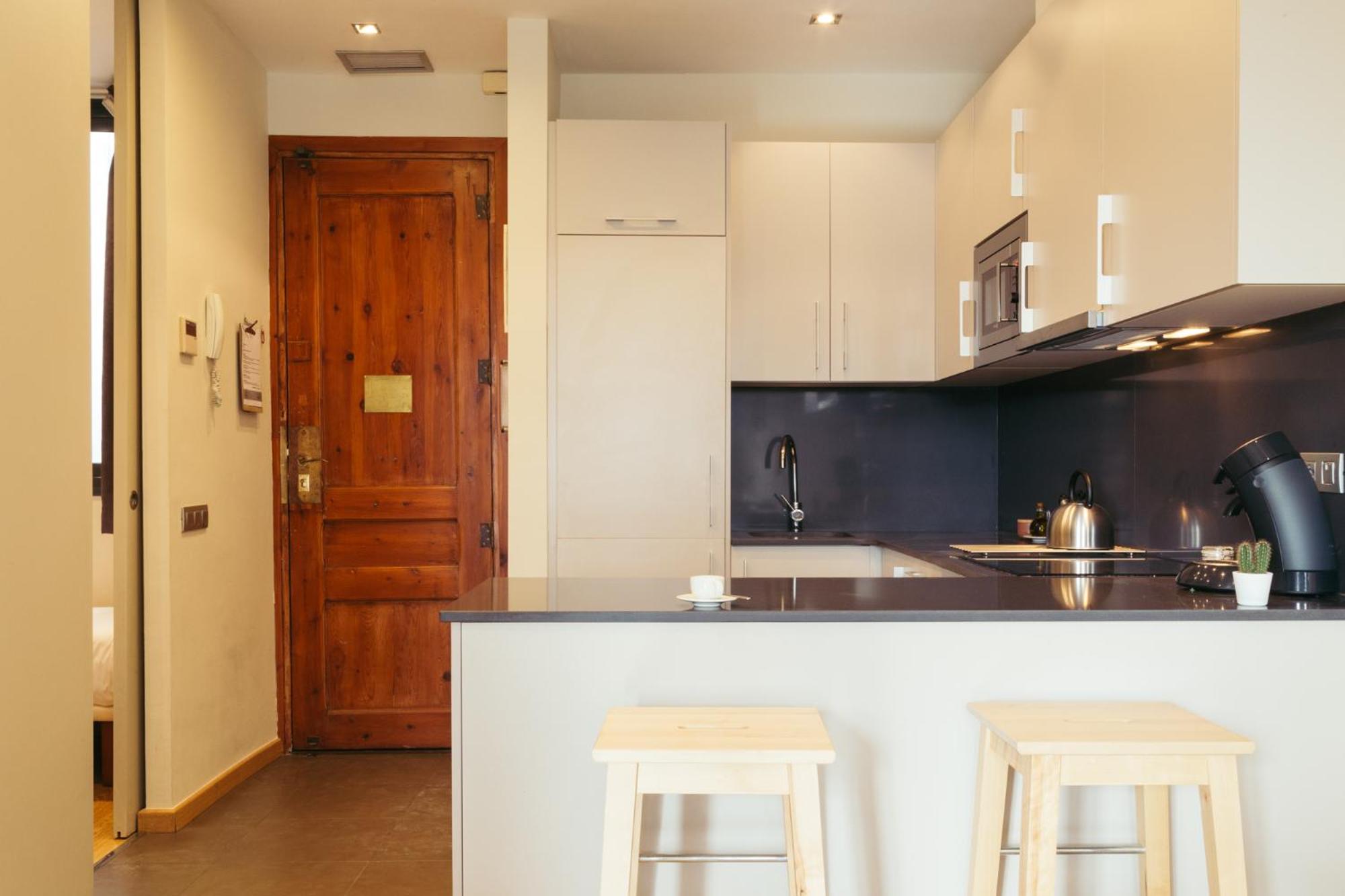 Two-Bedroom Apartment with Balcony photo 2