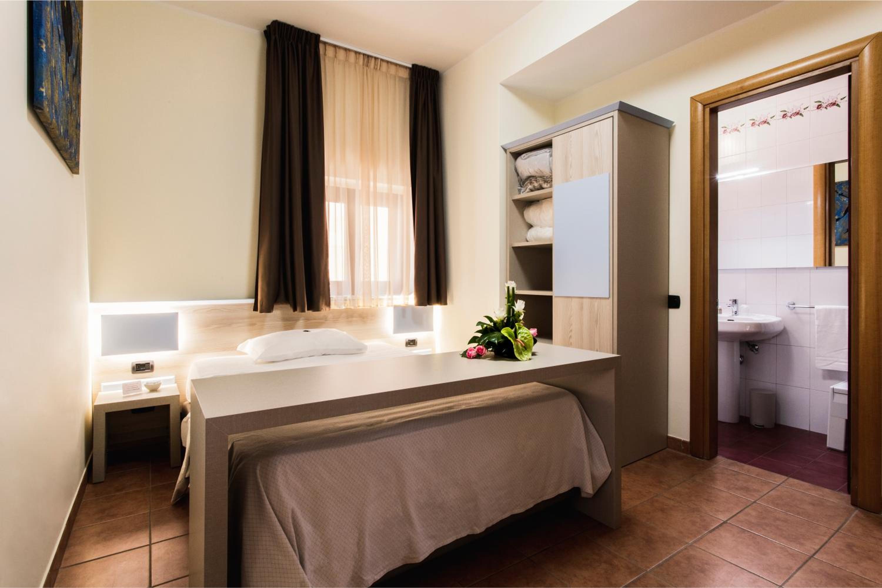 Economy Double Room - Photo 1