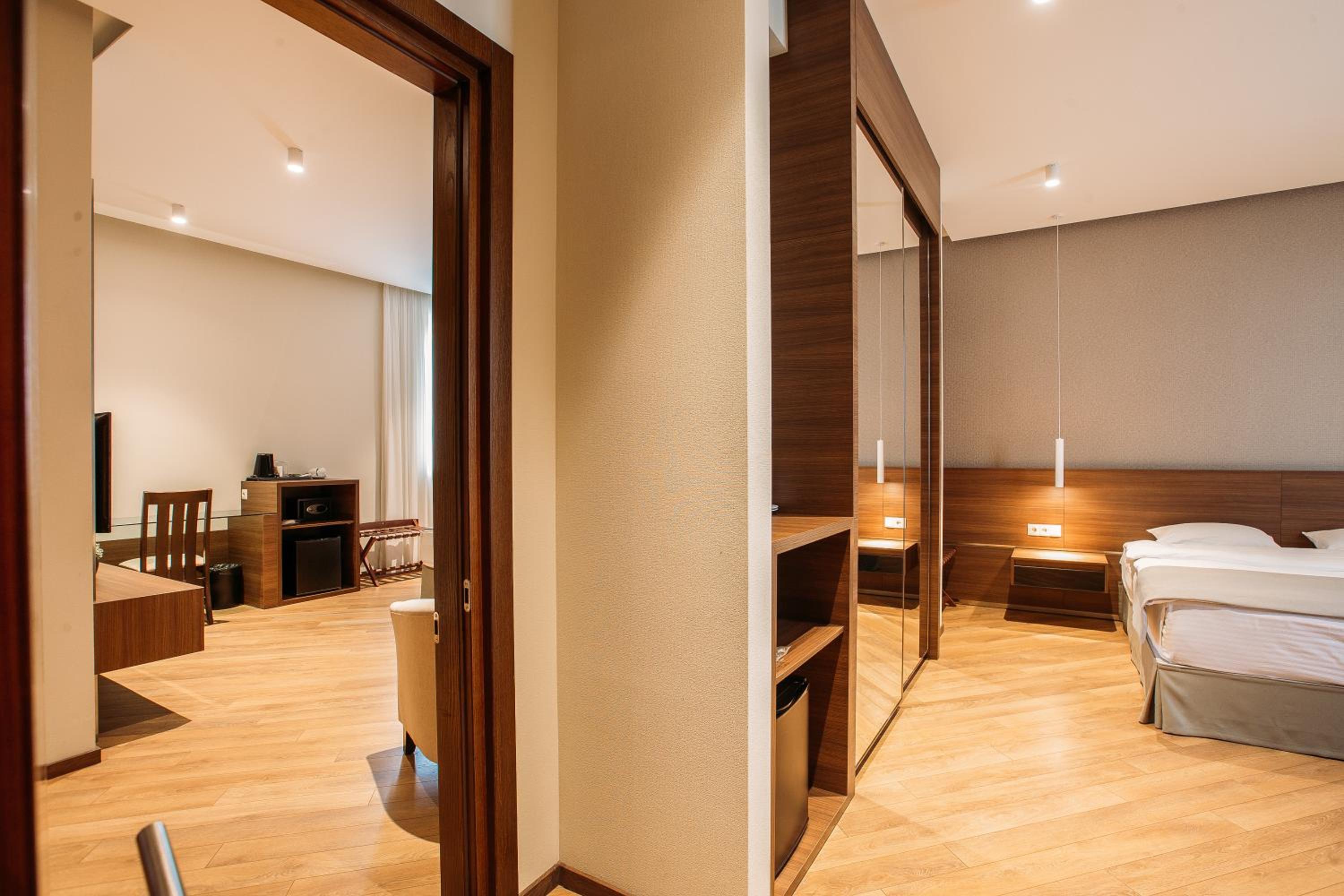 Two-Bedroom Suite - Photo 3