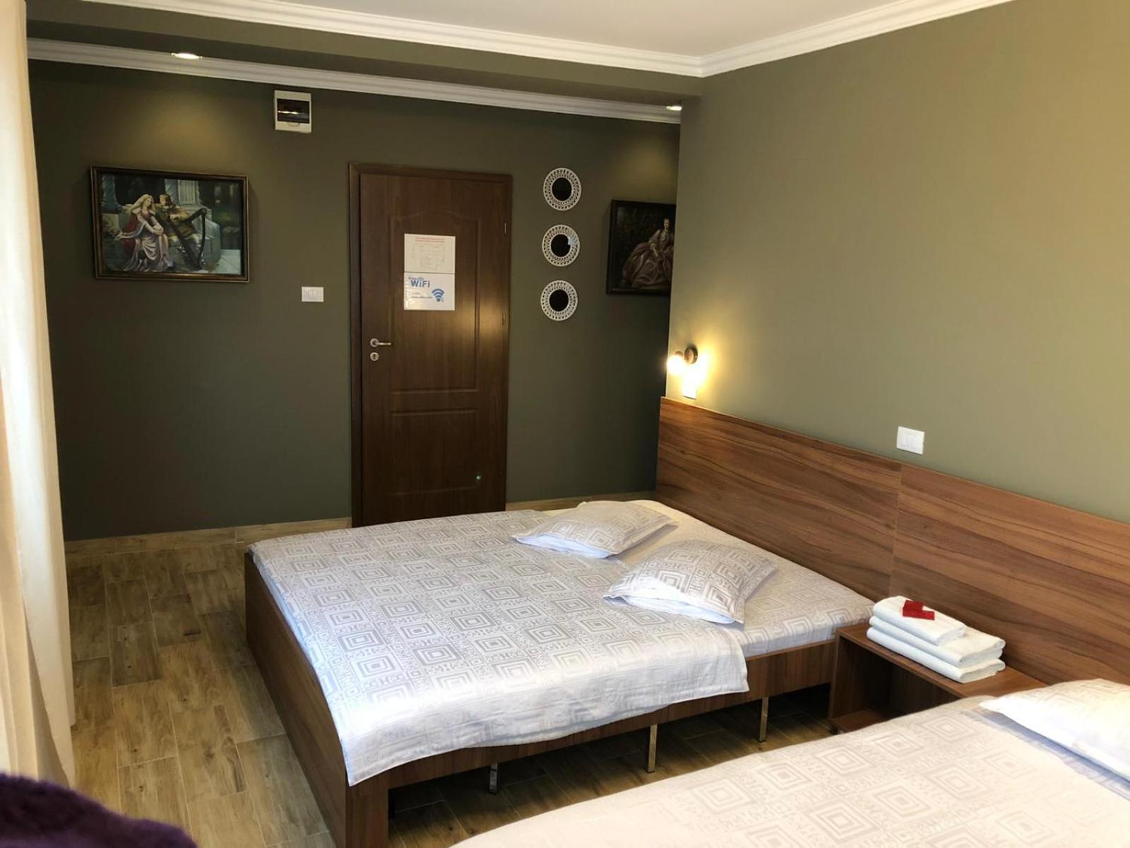 Comfort Triple Room with Shower - Photo 10