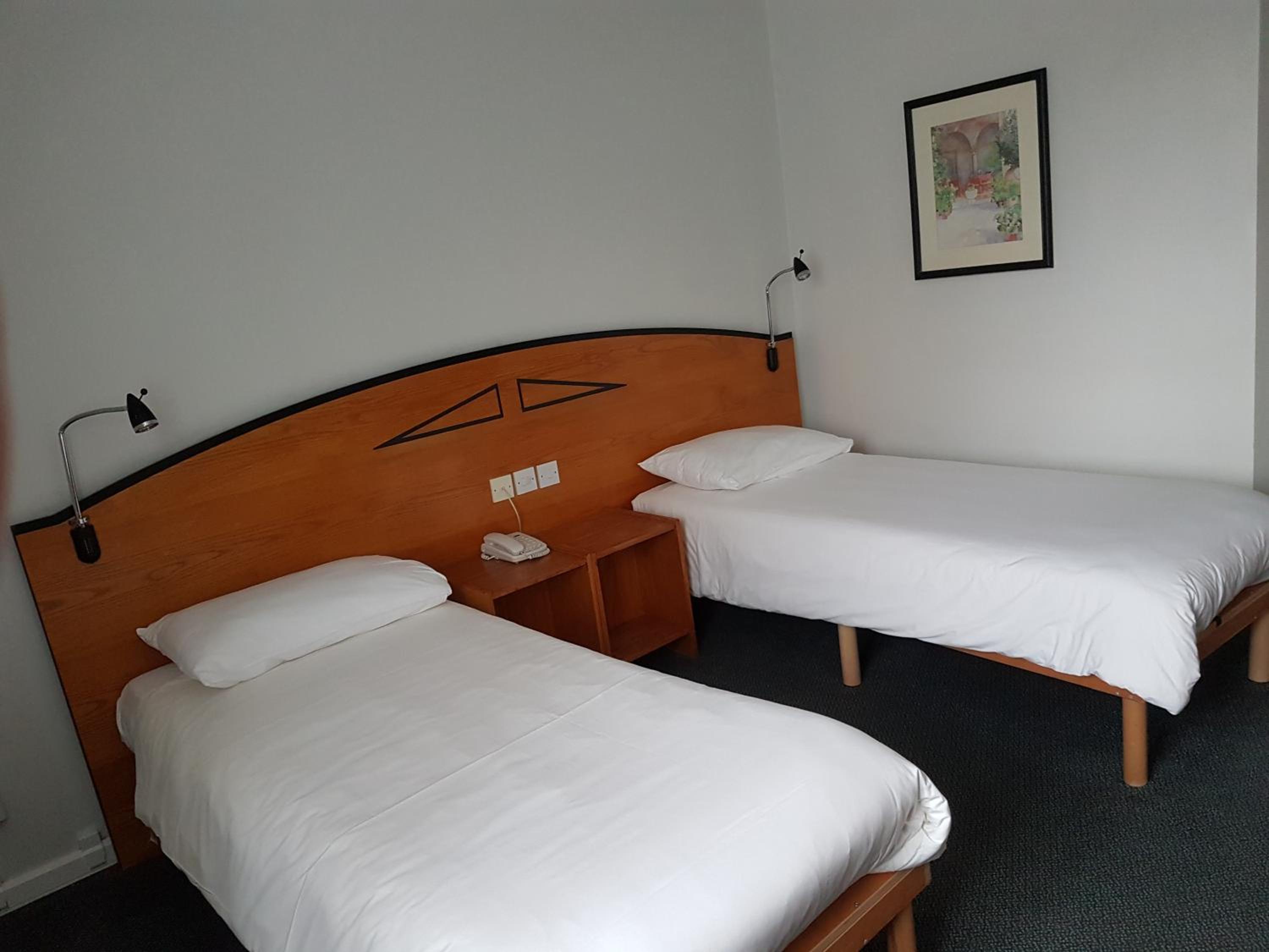 Accessible Standard Twin Room photo 1