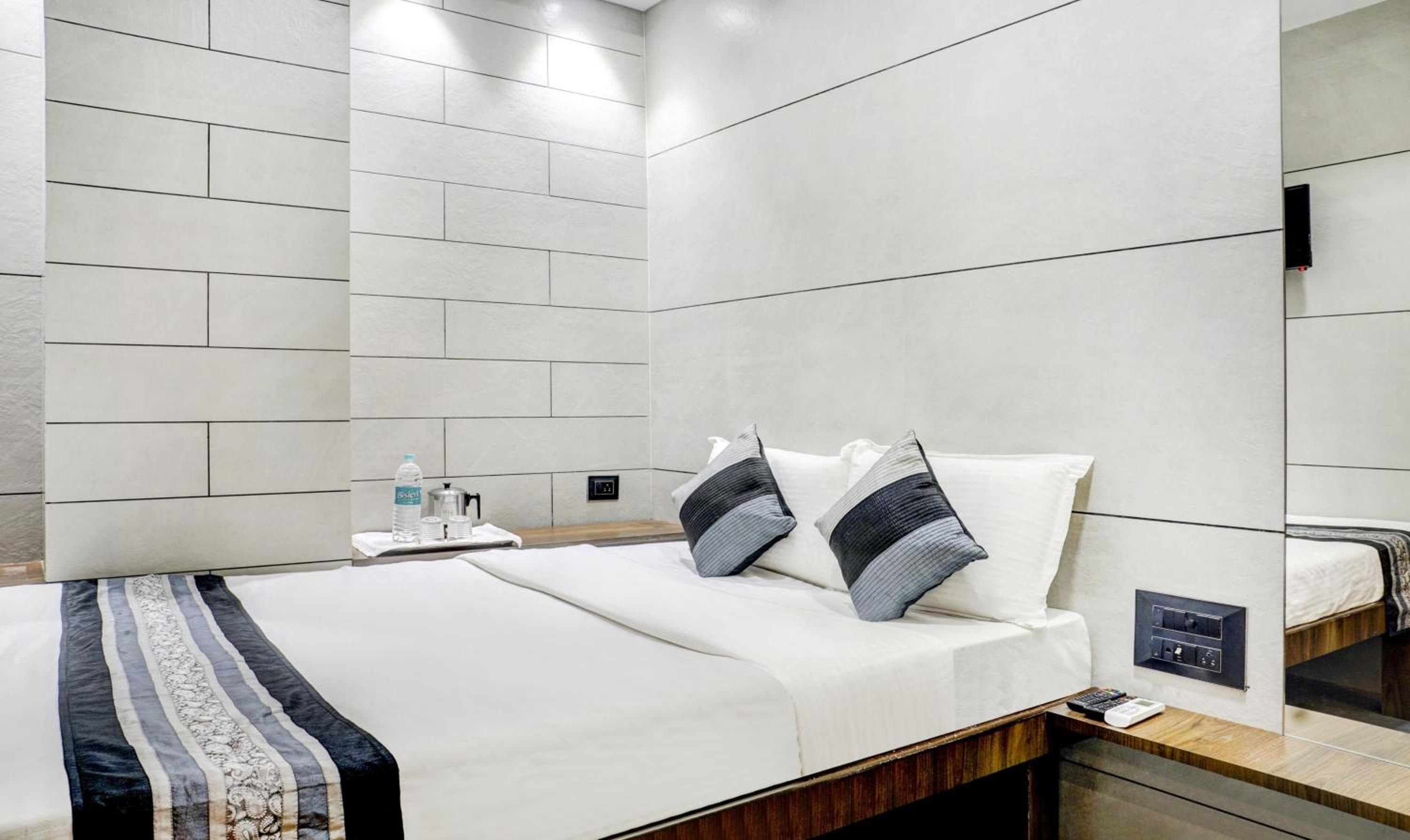 Standard Double Room - Photo 1