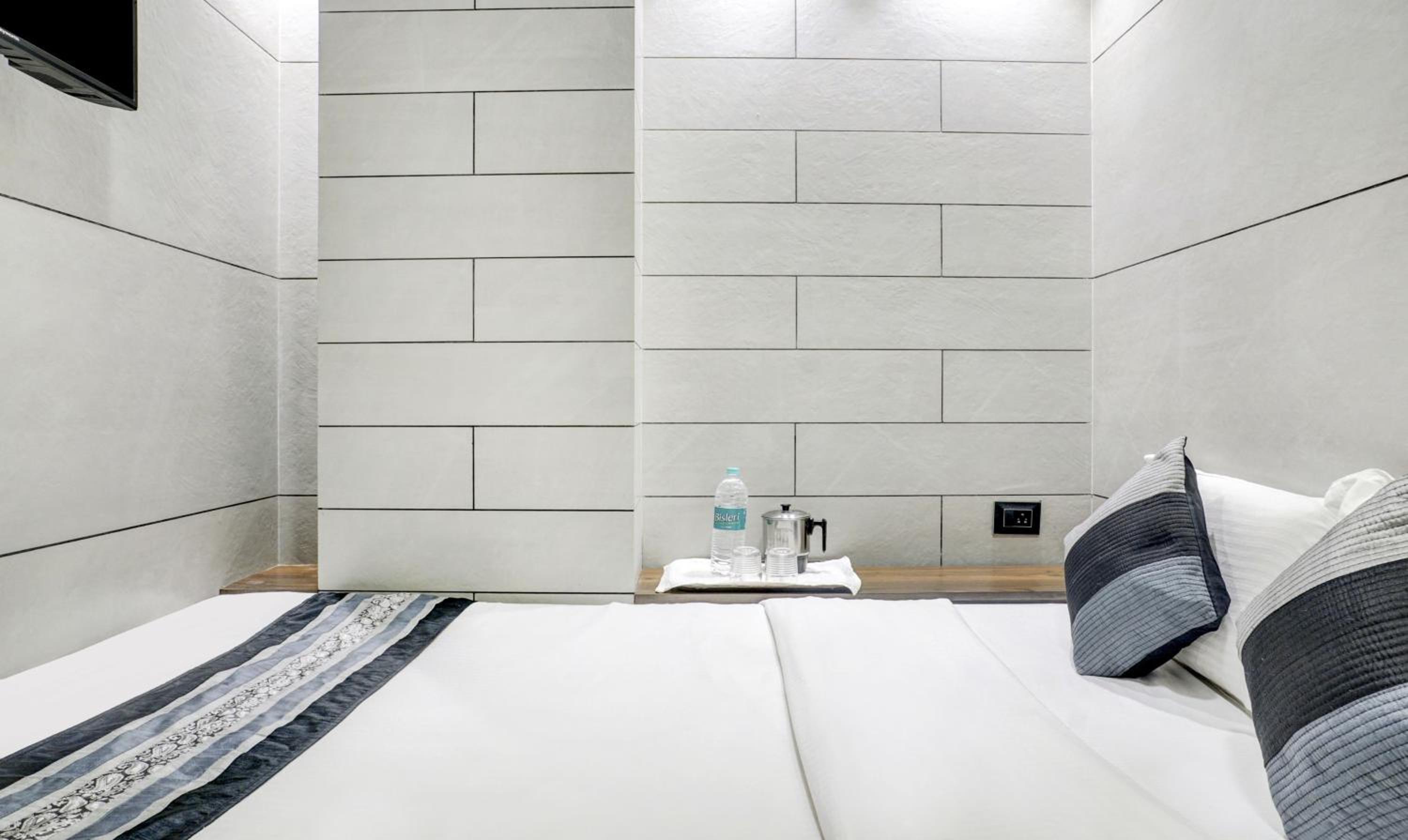 Standard Double Room - Photo 6