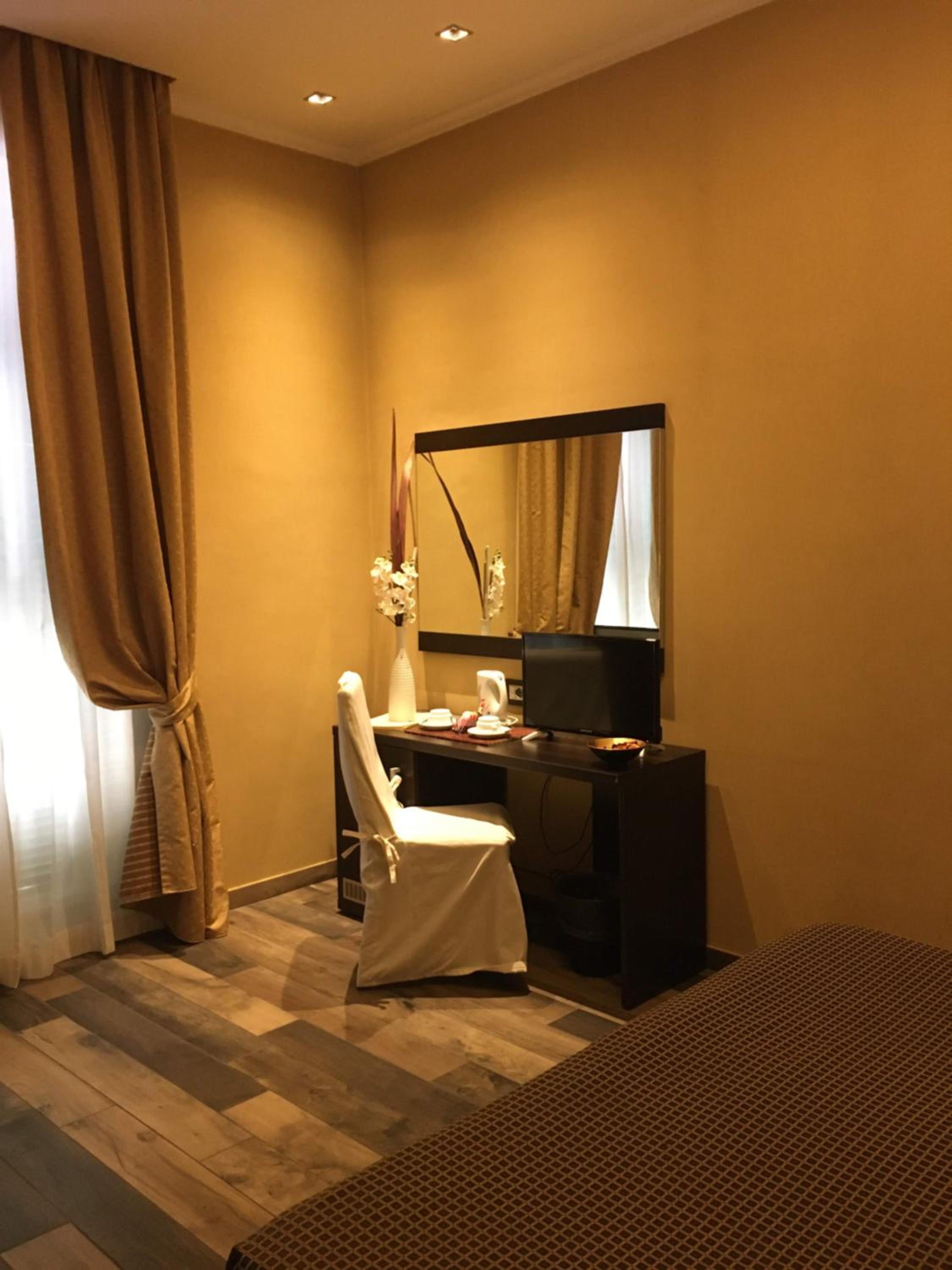 Double or Twin Room with Extra Bed photo 3
