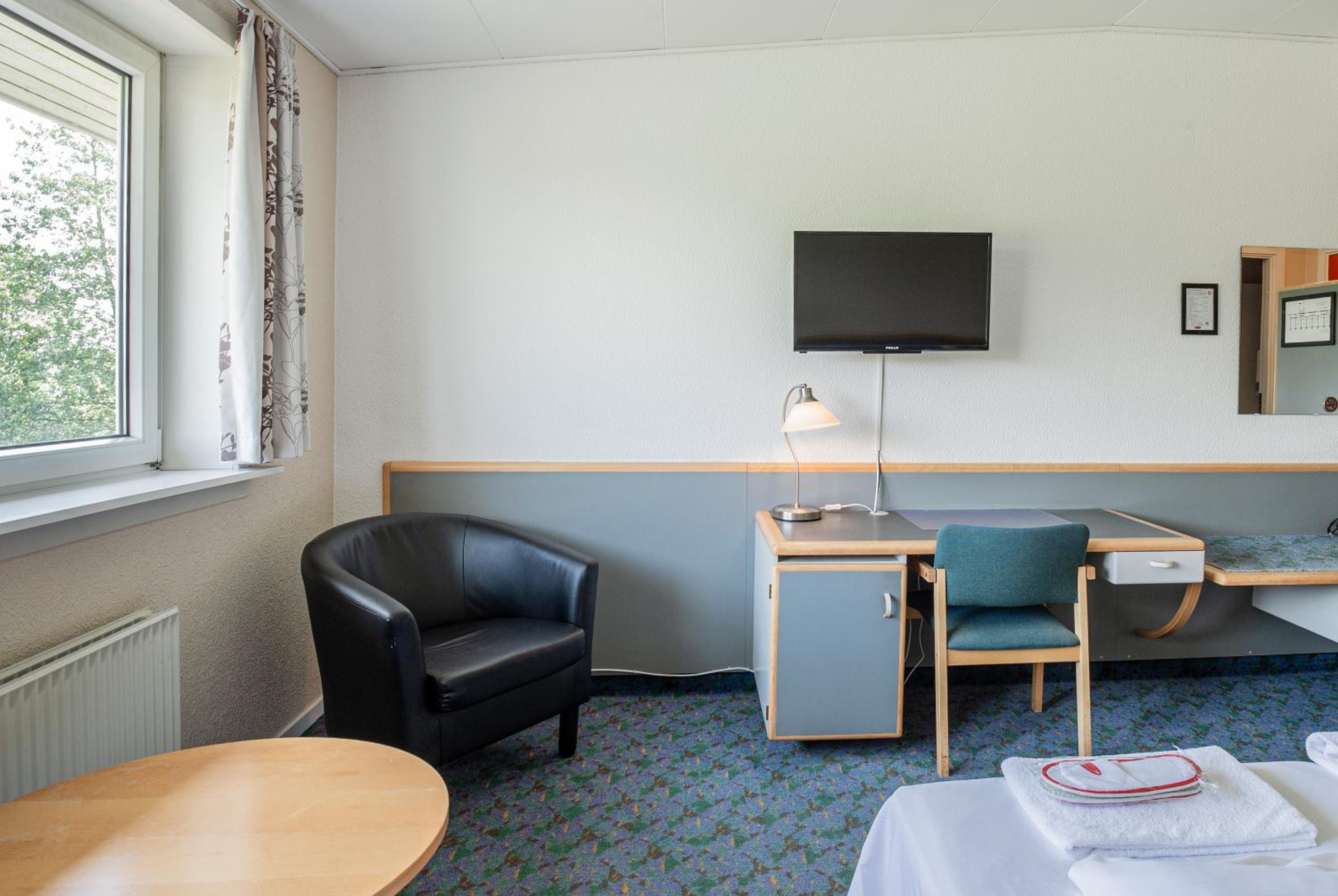 Double or Twin Room - Photo 3
