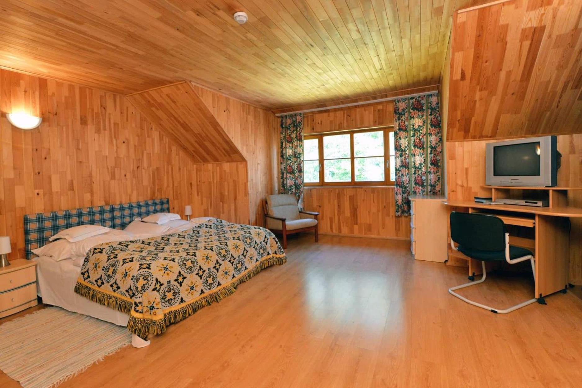 Quadruple Room with Bathroom - Photo 4