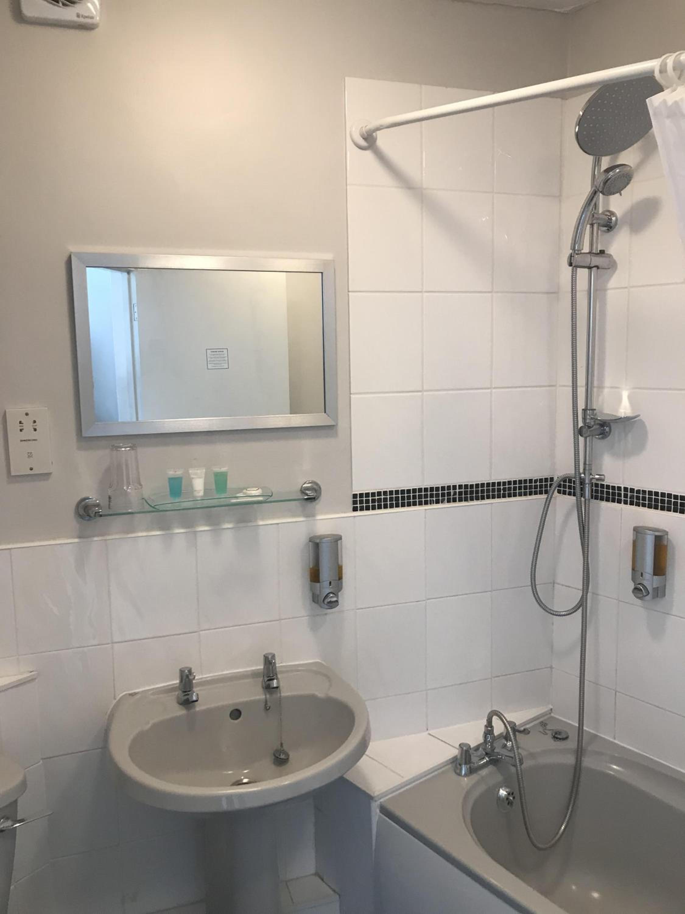 Single Room photo 3