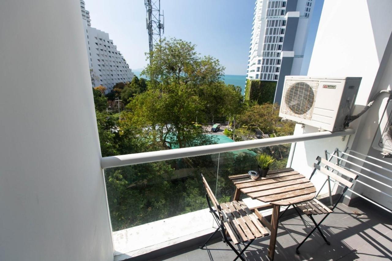 Apartment with Sea View - Photo 8