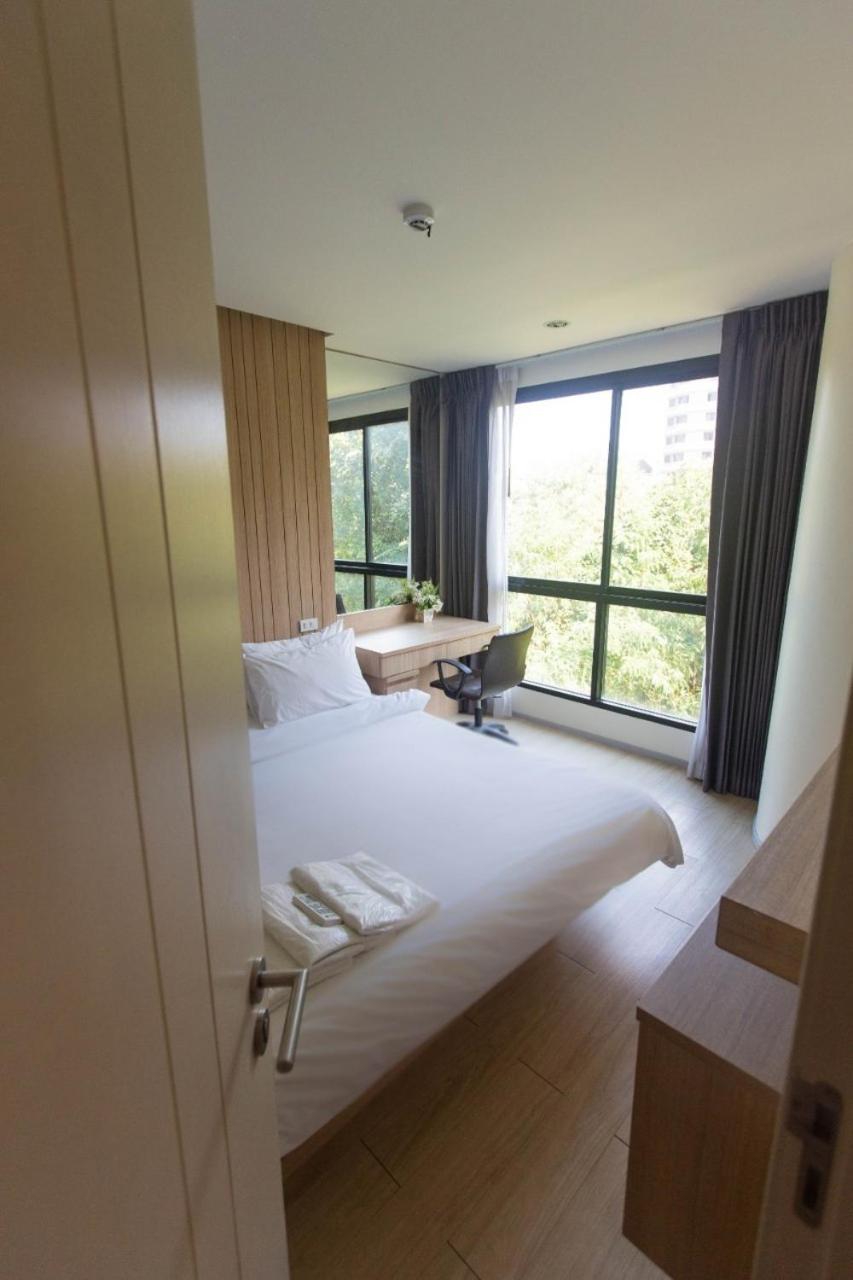 One-Bedroom Apartment - Photo 11
