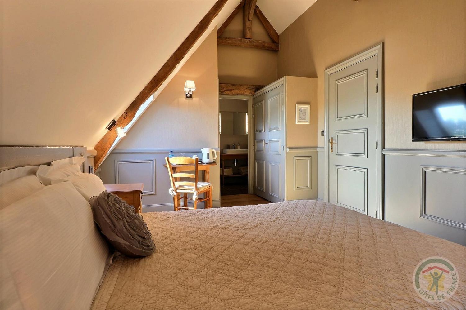 Deluxe Double Room with Bath photo 2
