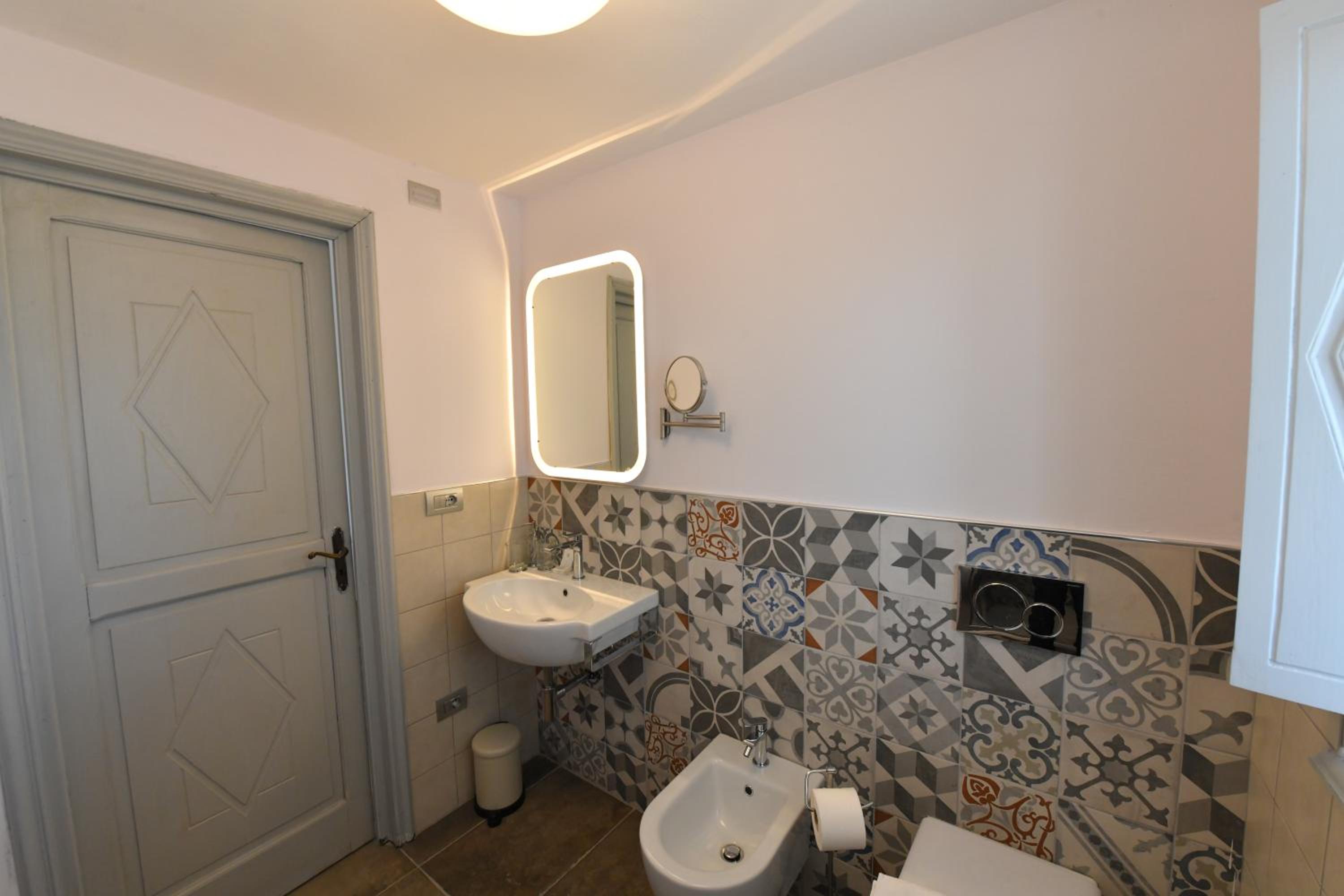 Economy Double Room photo 2