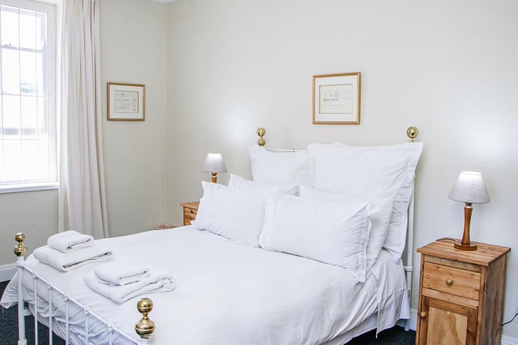Two-Bedroom Apartment - Photo 9