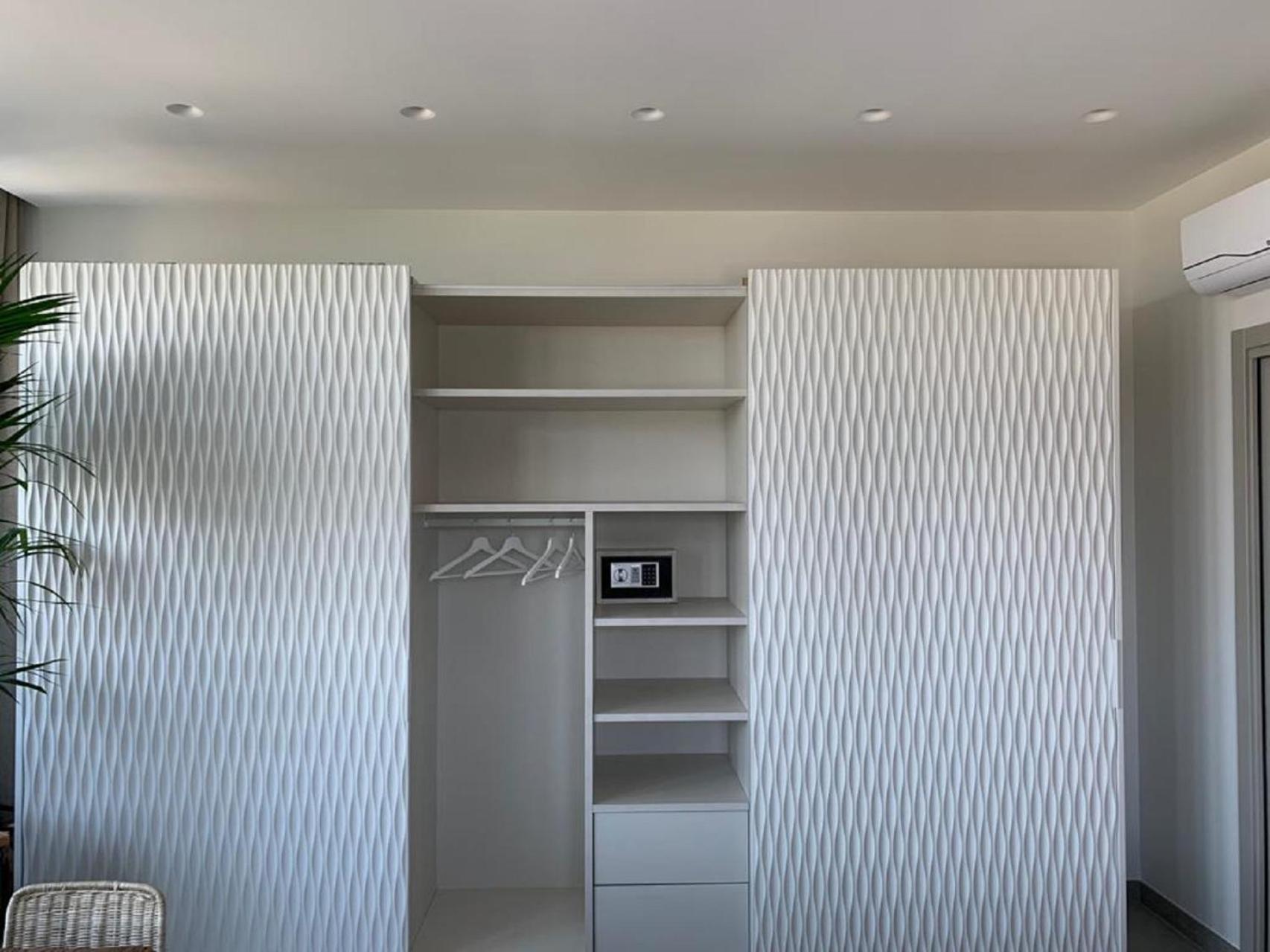 Deluxe Double Room with Sea View - Photo 9