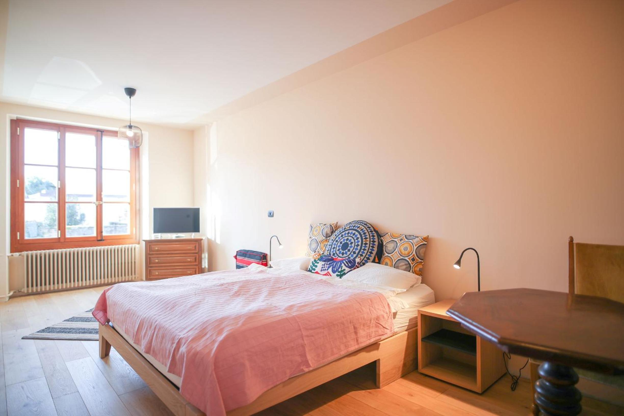 Deluxe Double Room - Photo 9