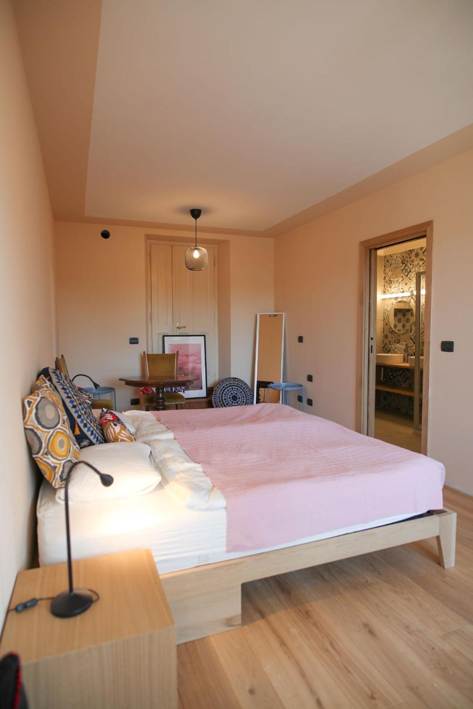 Deluxe Double Room - Photo 6