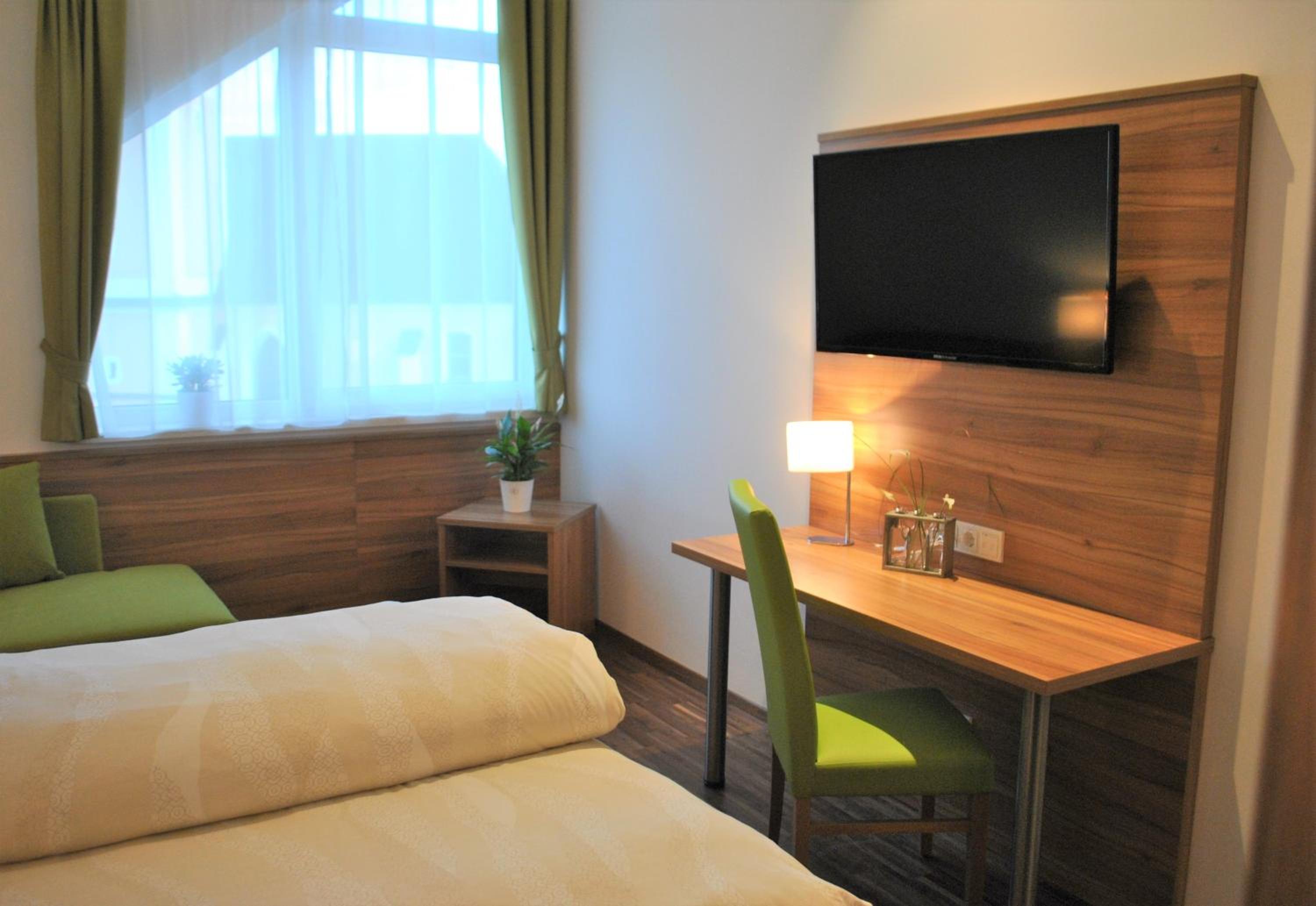 Family Room - Photo 13