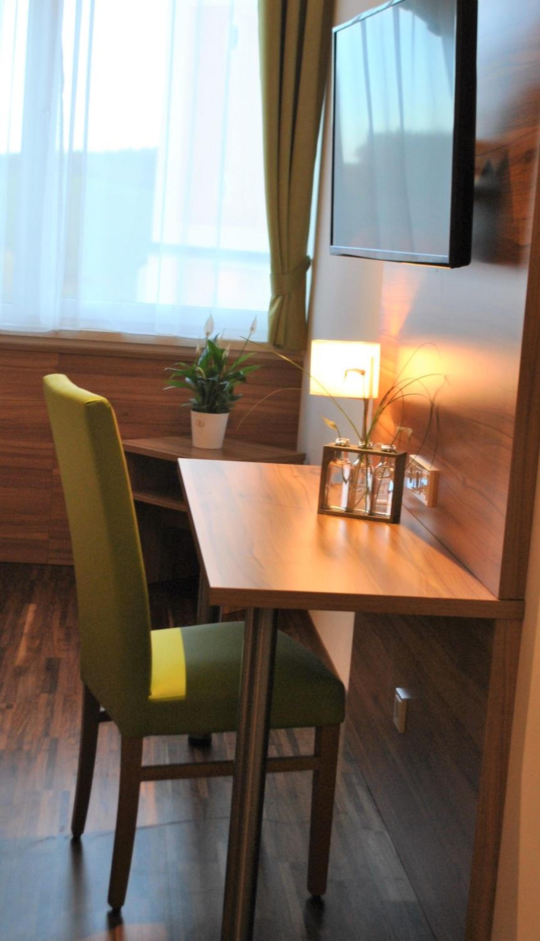 Family Room - Photo 14