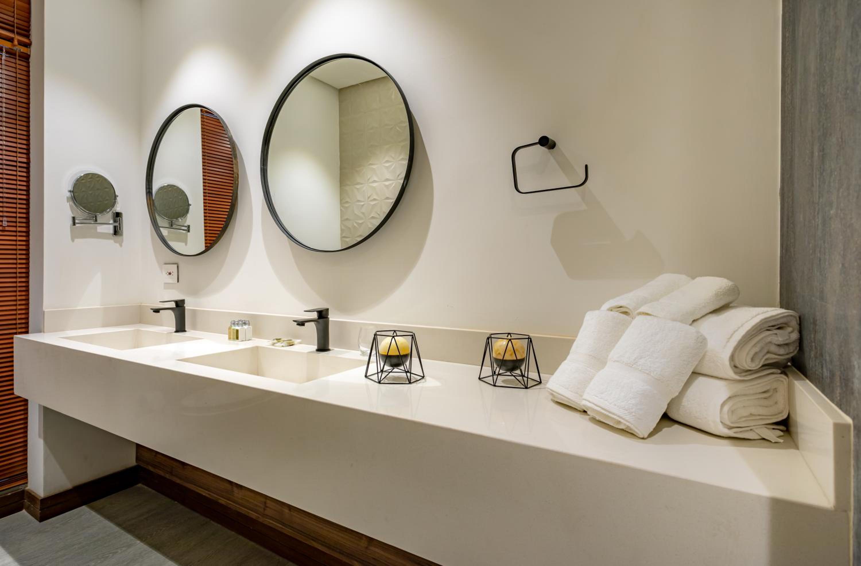 Standard Suite - Photo 8