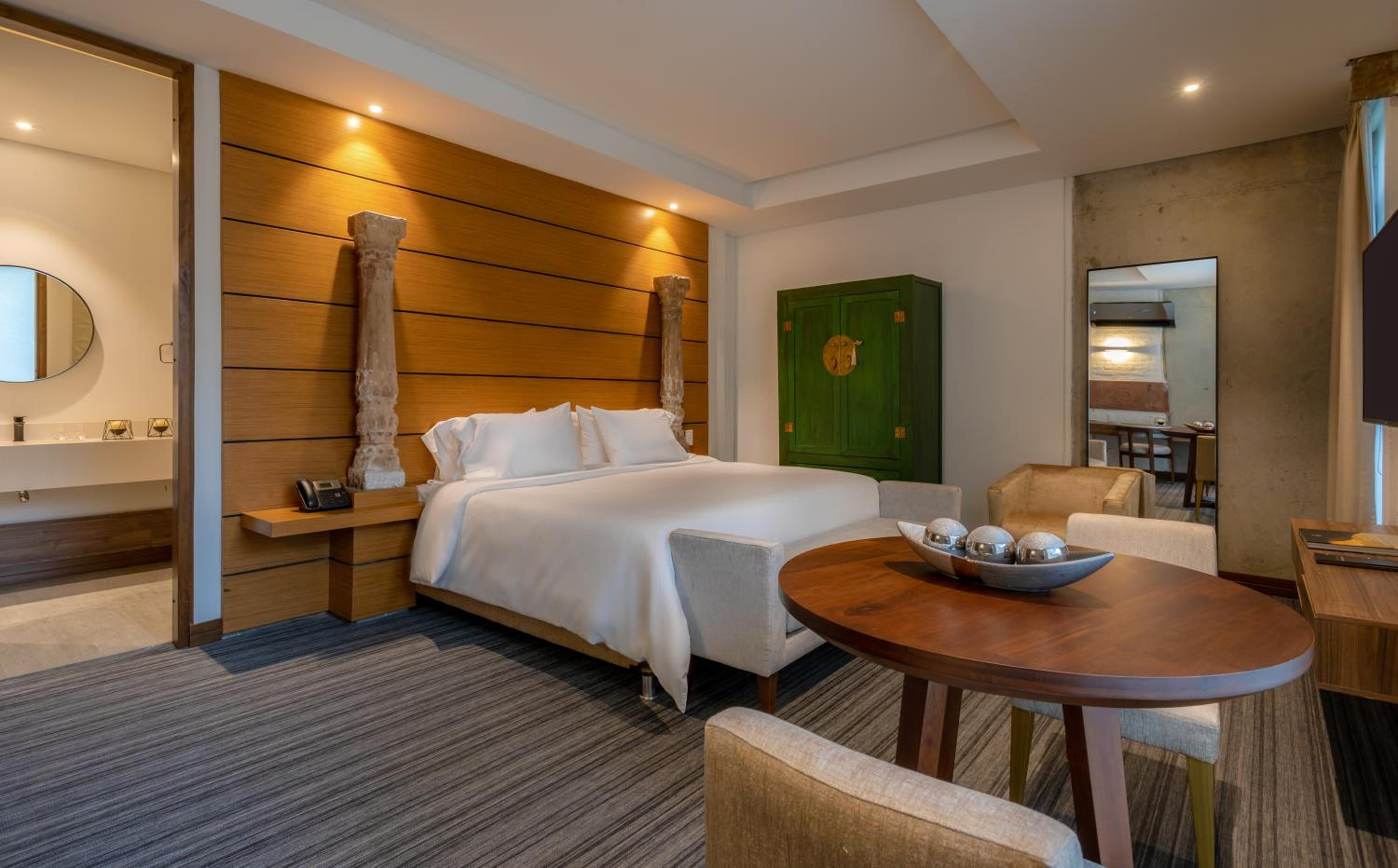 Standard Suite - Photo 5