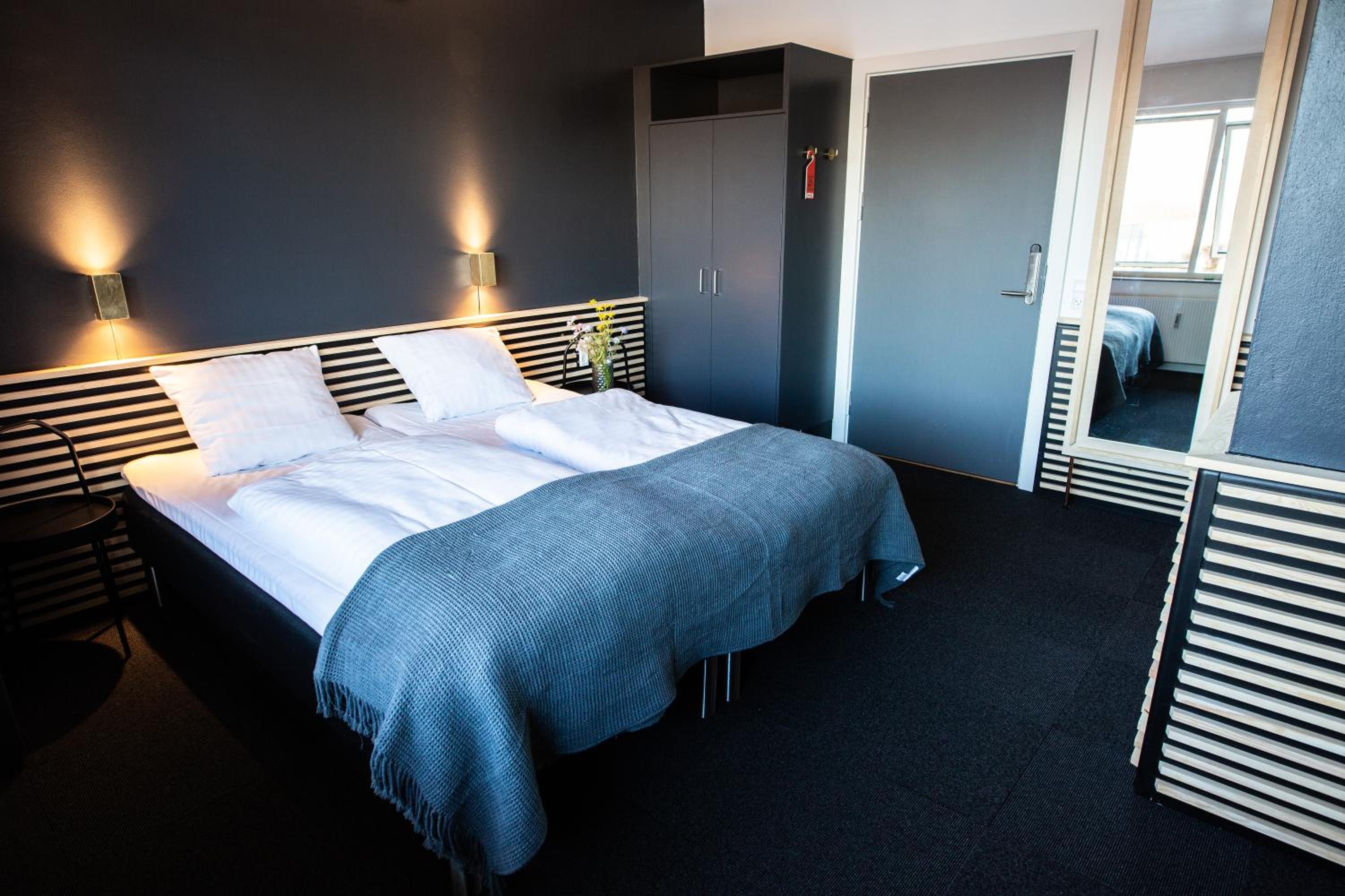Double Room - Photo 8
