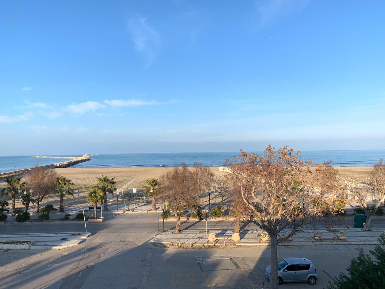 Deluxe Double Room with Sea View - Photo 3