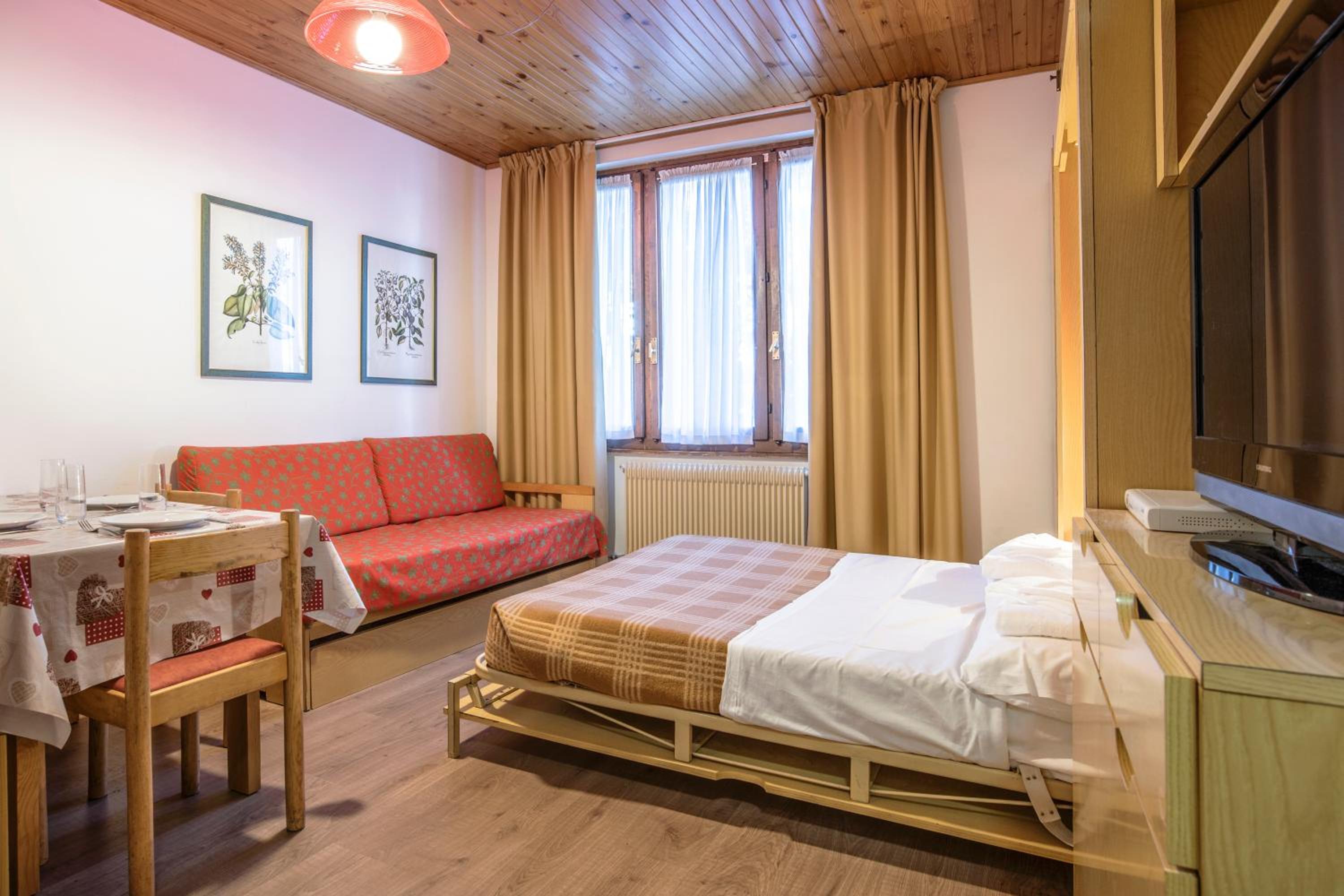 One-Bedroom Apartment (4 Adults)