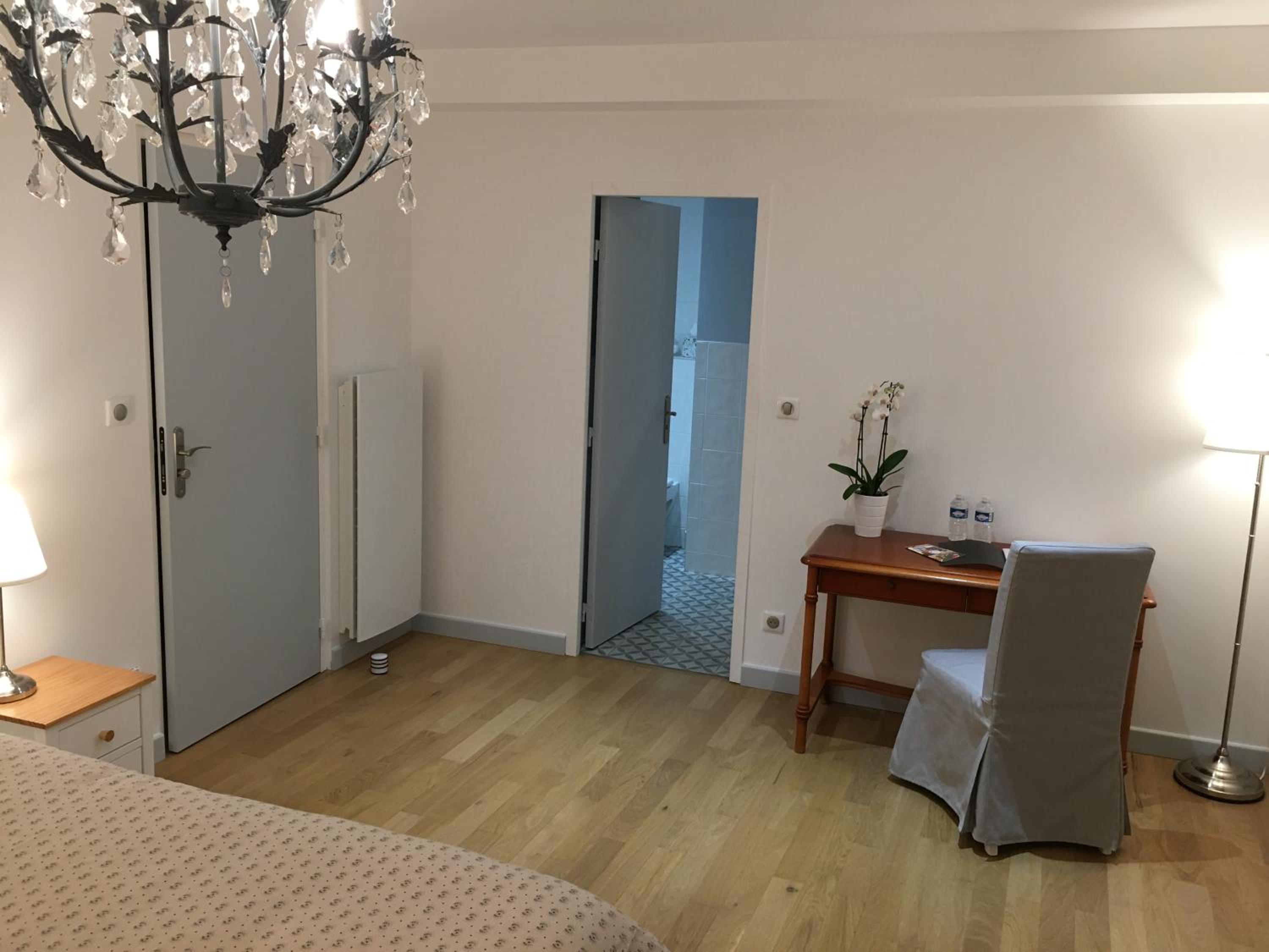 Double or Twin Room photo 3