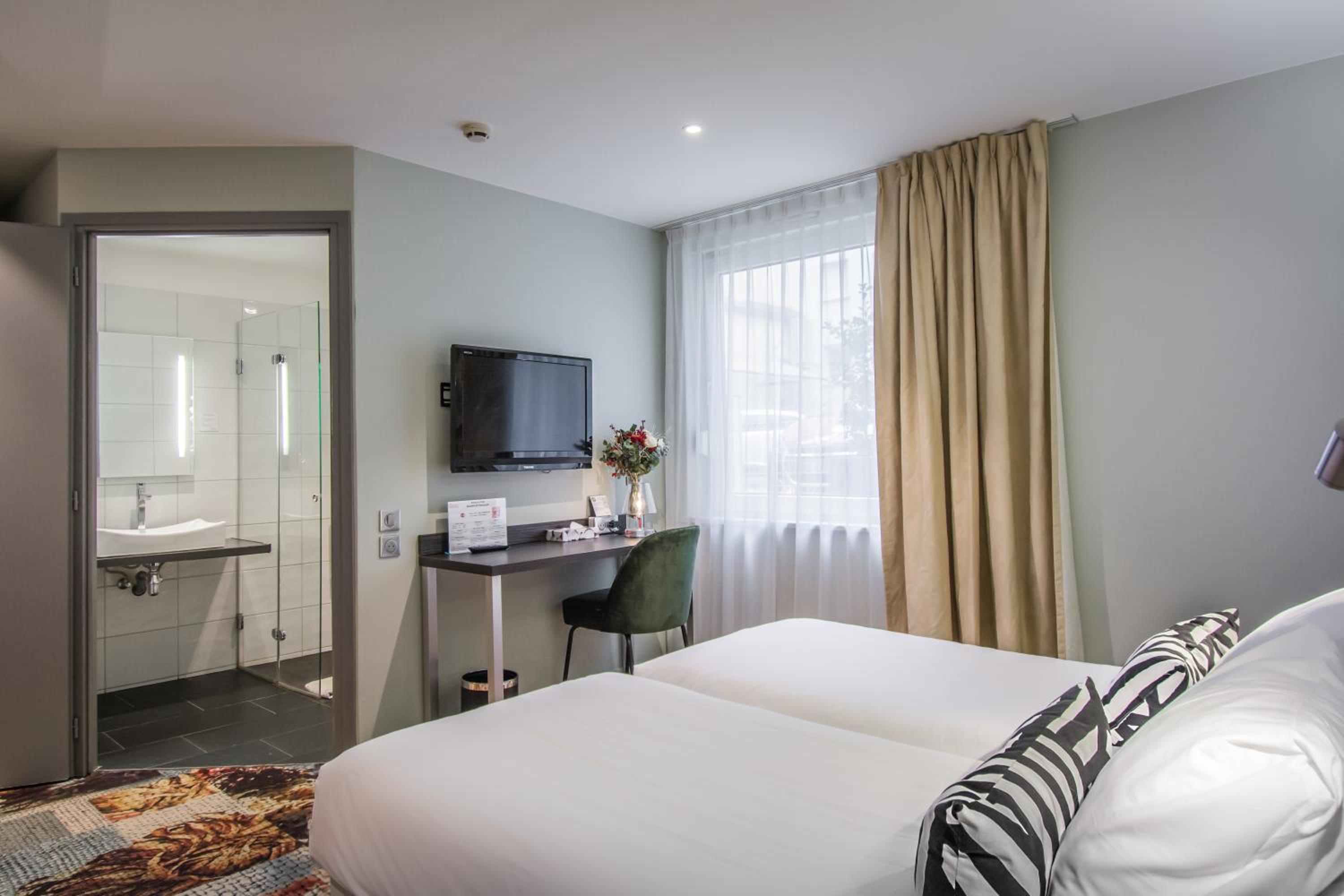 Twin Room - Photo 4