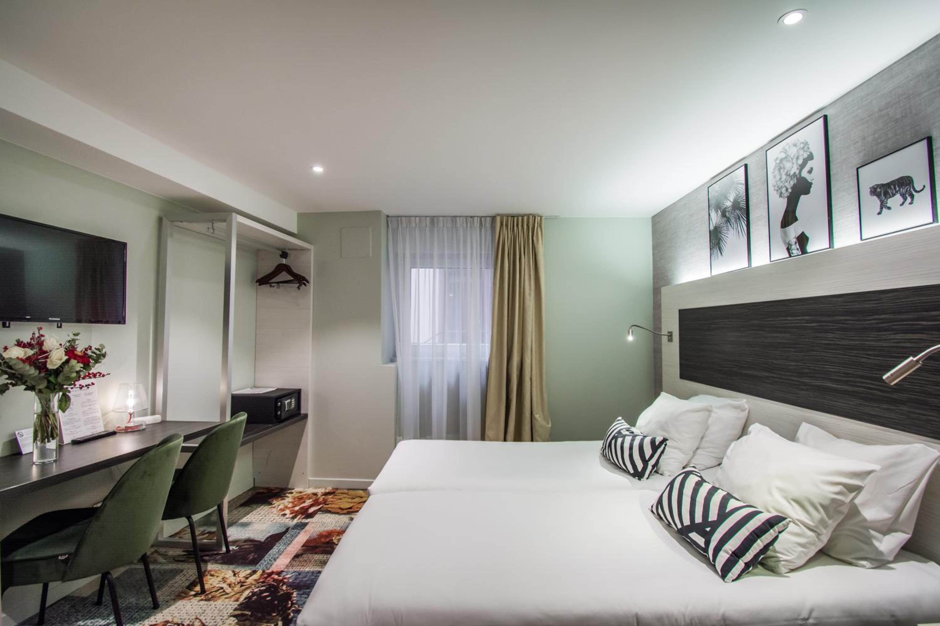Twin Room - Photo 1