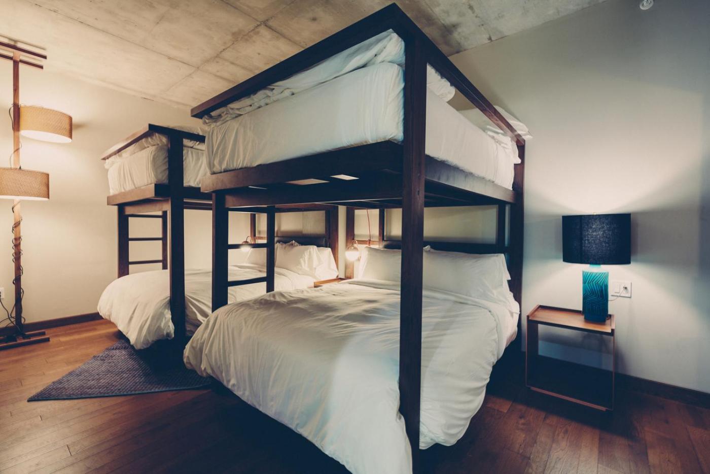 Bunkroom photo 3