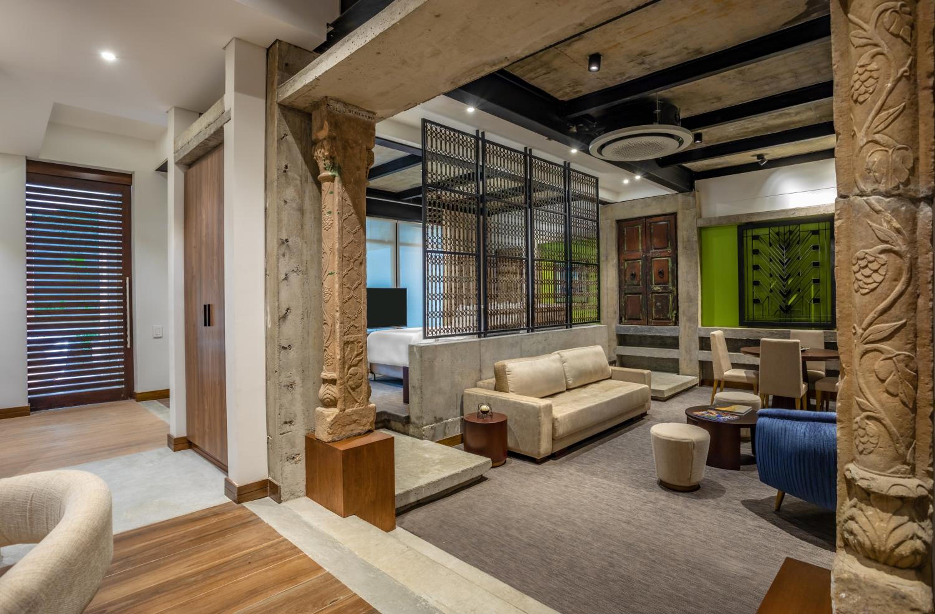 Deluxe Suite - Photo 8